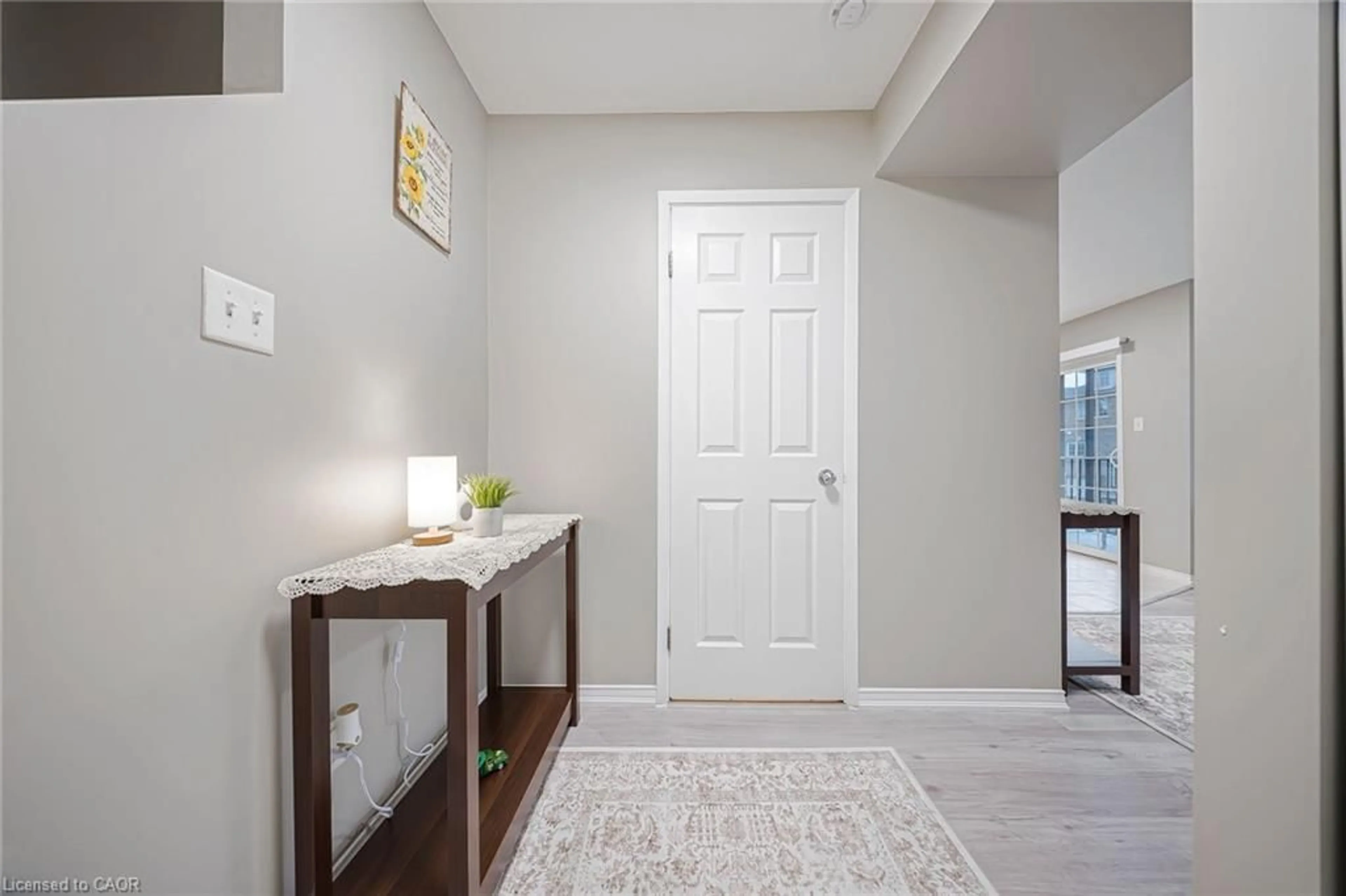 Indoor entryway for 12 Holborn Dr #37E, Kitchener Ontario N2A 0A4