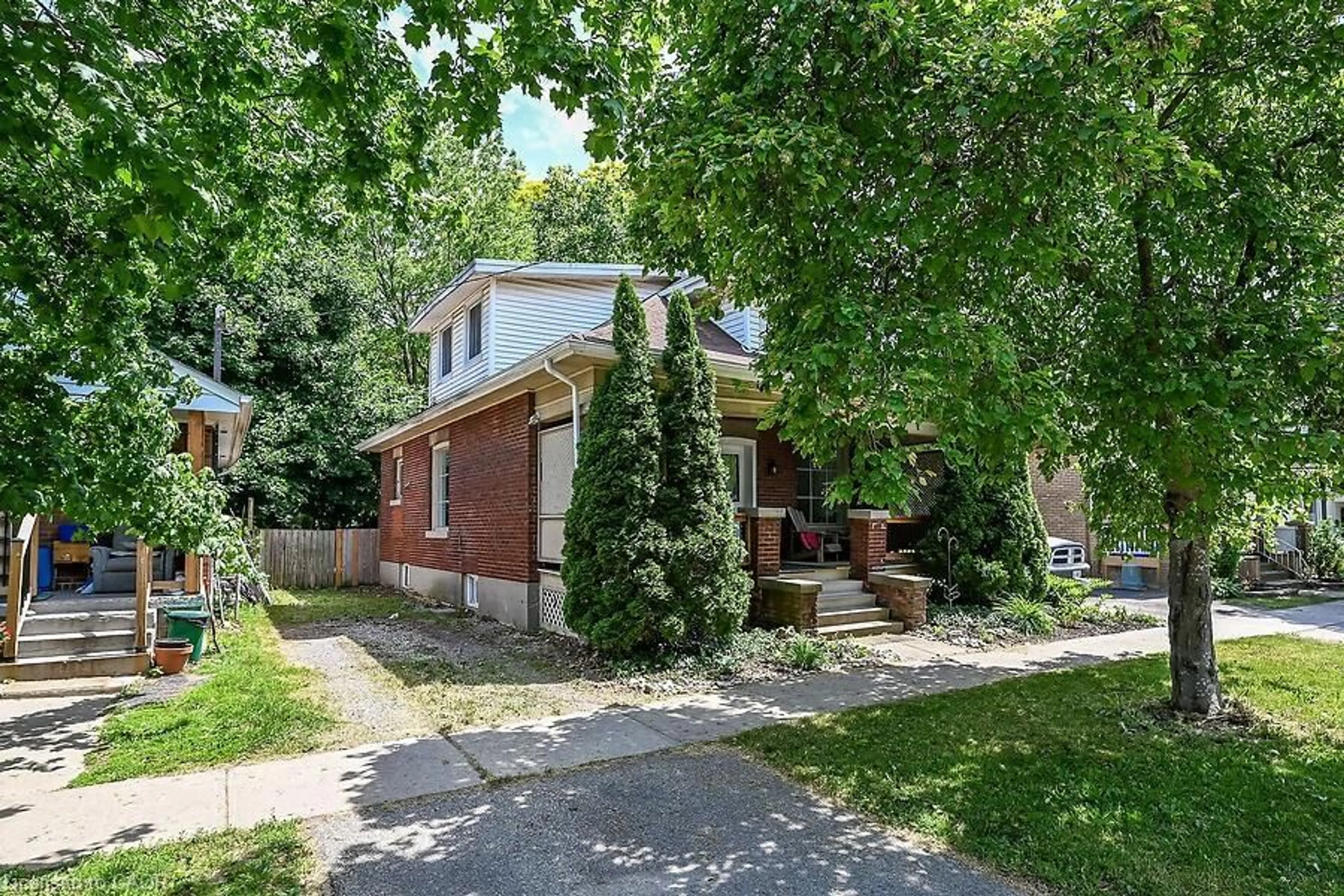Unknown for 153 Eagle Ave, Brantford Ontario N3S 1Z7