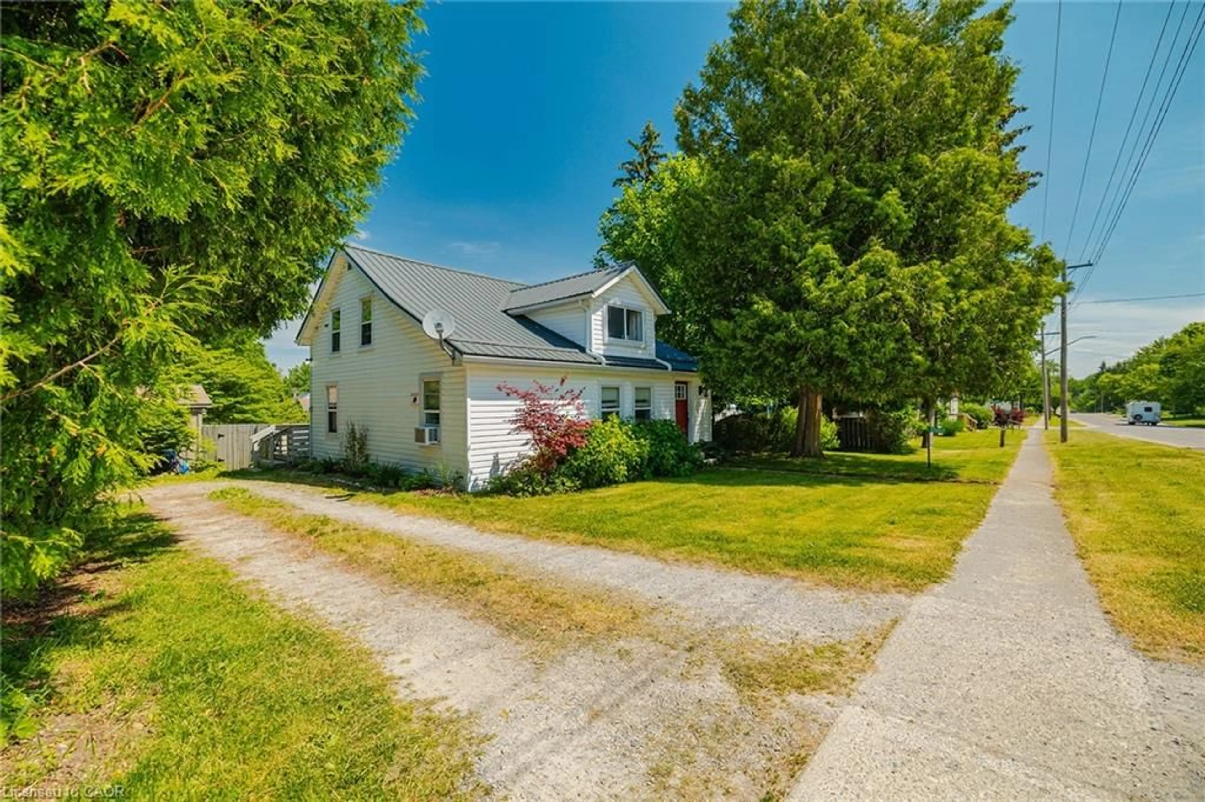 A pic from outside/outdoor area/front of a property/back of a property/a pic from drone, street for 1567 Old Brock St, Vittoria Ontario N0E 1W0