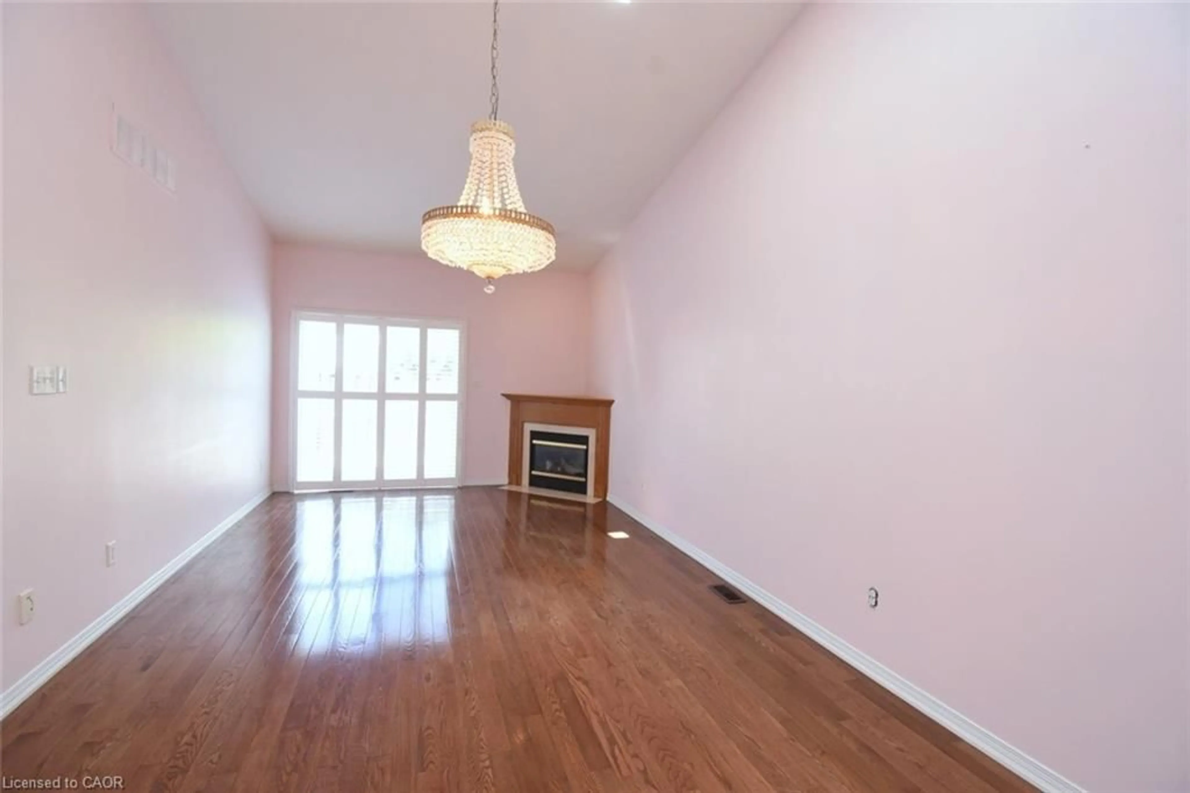 A pic of a room for 566 Southridge Dr #61, Hamilton Ontario L9C 7W5