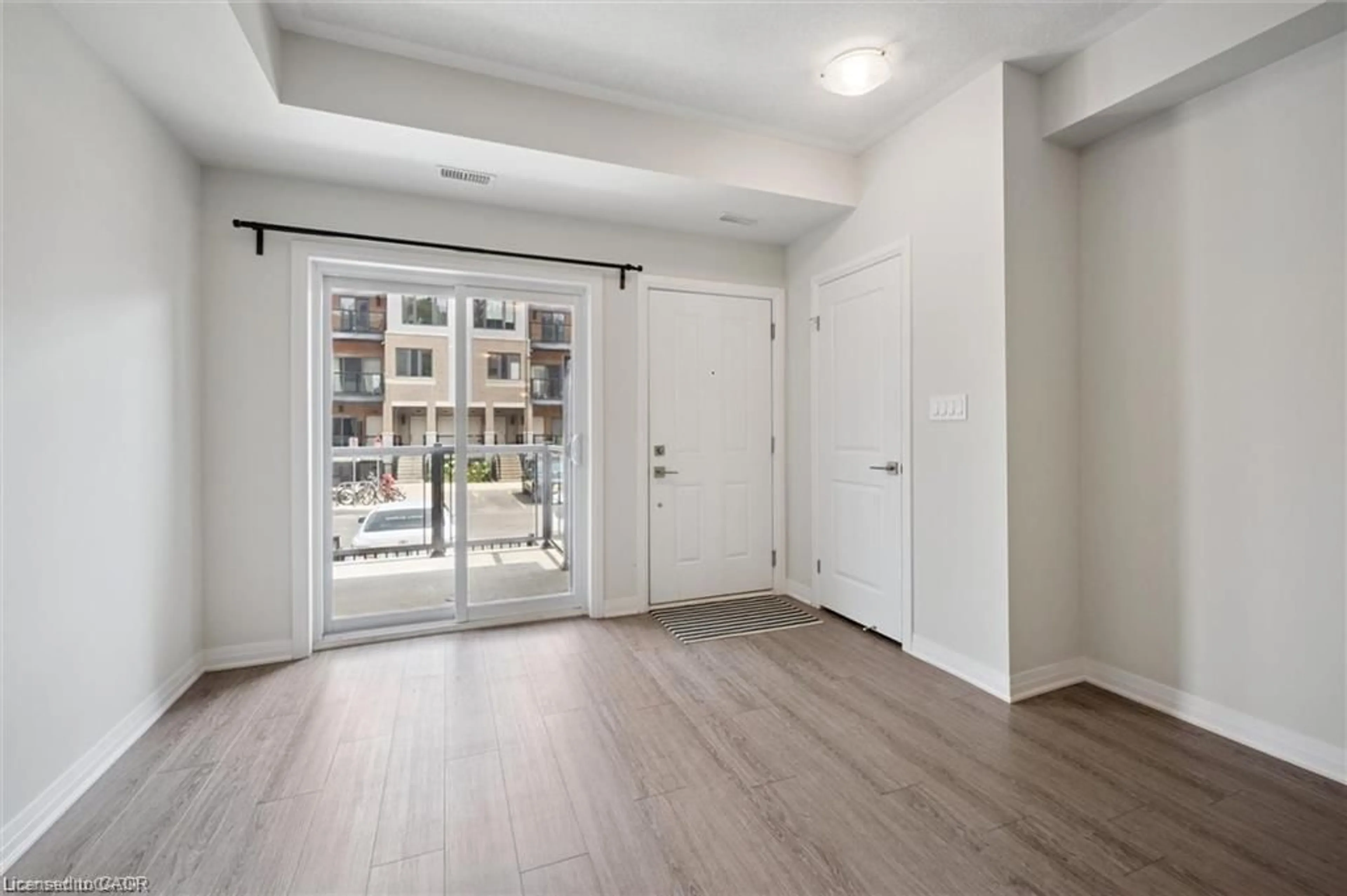 Indoor entryway for 25 Isherwood Ave #C34, Cambridge Ontario N1R 3H5