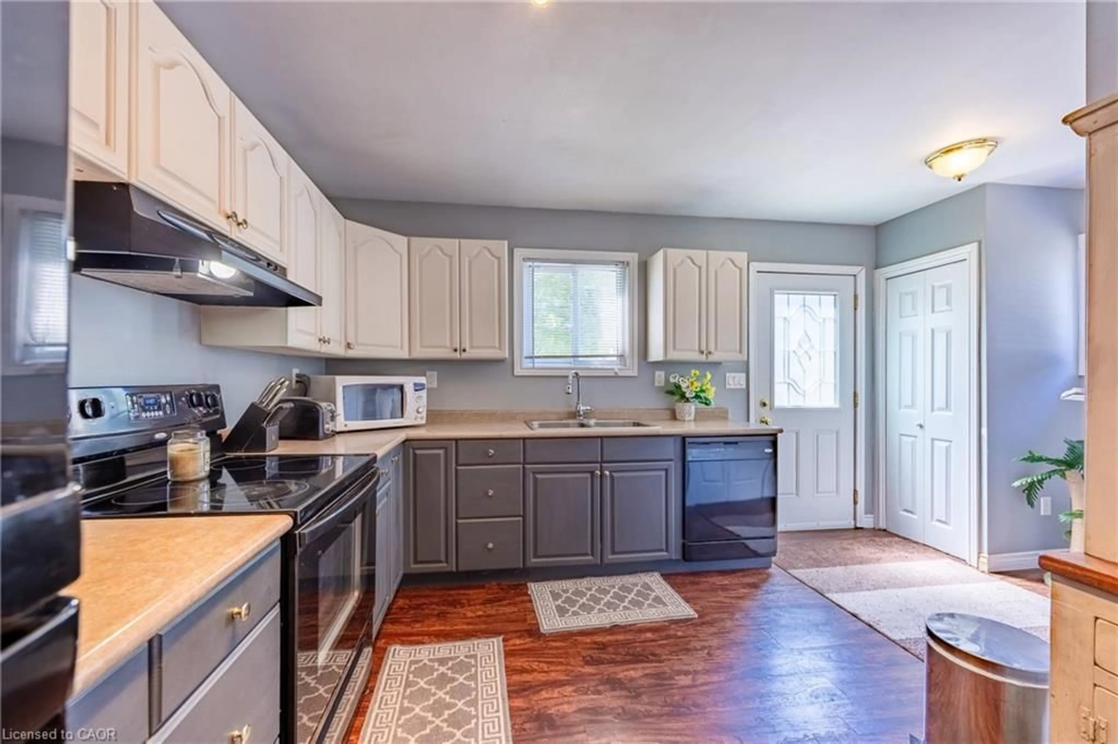 Open concept kitchen, unknown for 21 Centre St, Port Rowan Ontario N0E 1M0