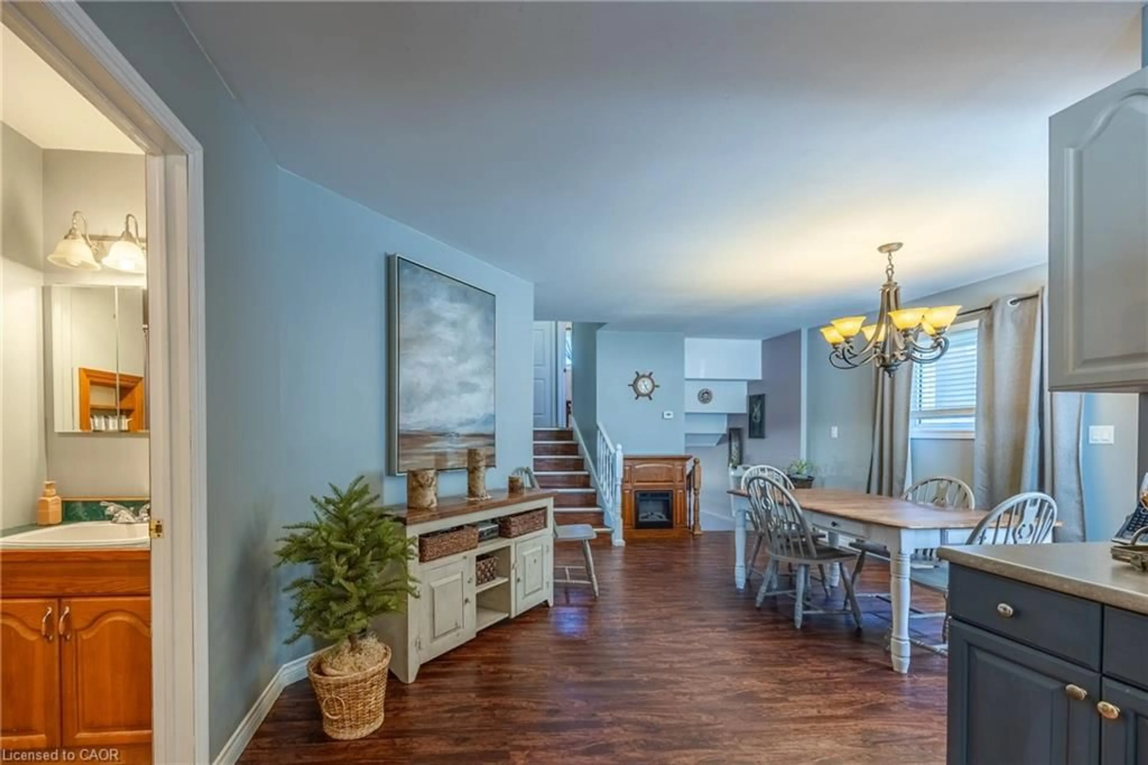 Dining room, wood/laminate floor for 21 Centre St, Port Rowan Ontario N0E 1M0