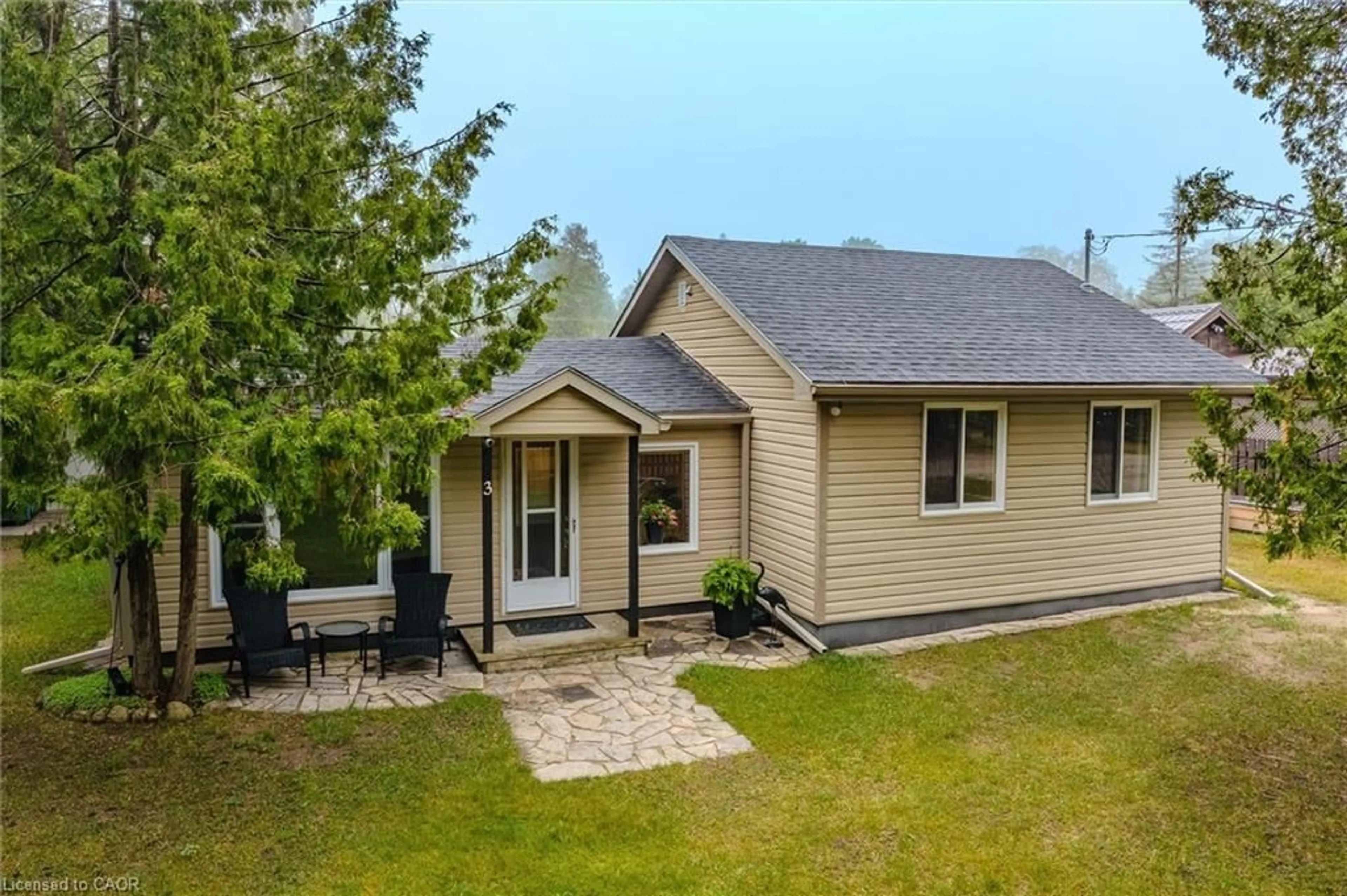 A pic from outside/outdoor area/front of a property/back of a property/a pic from drone, unknown for 3 Hamilton Pl, Sauble Beach Ontario N0H 2G0