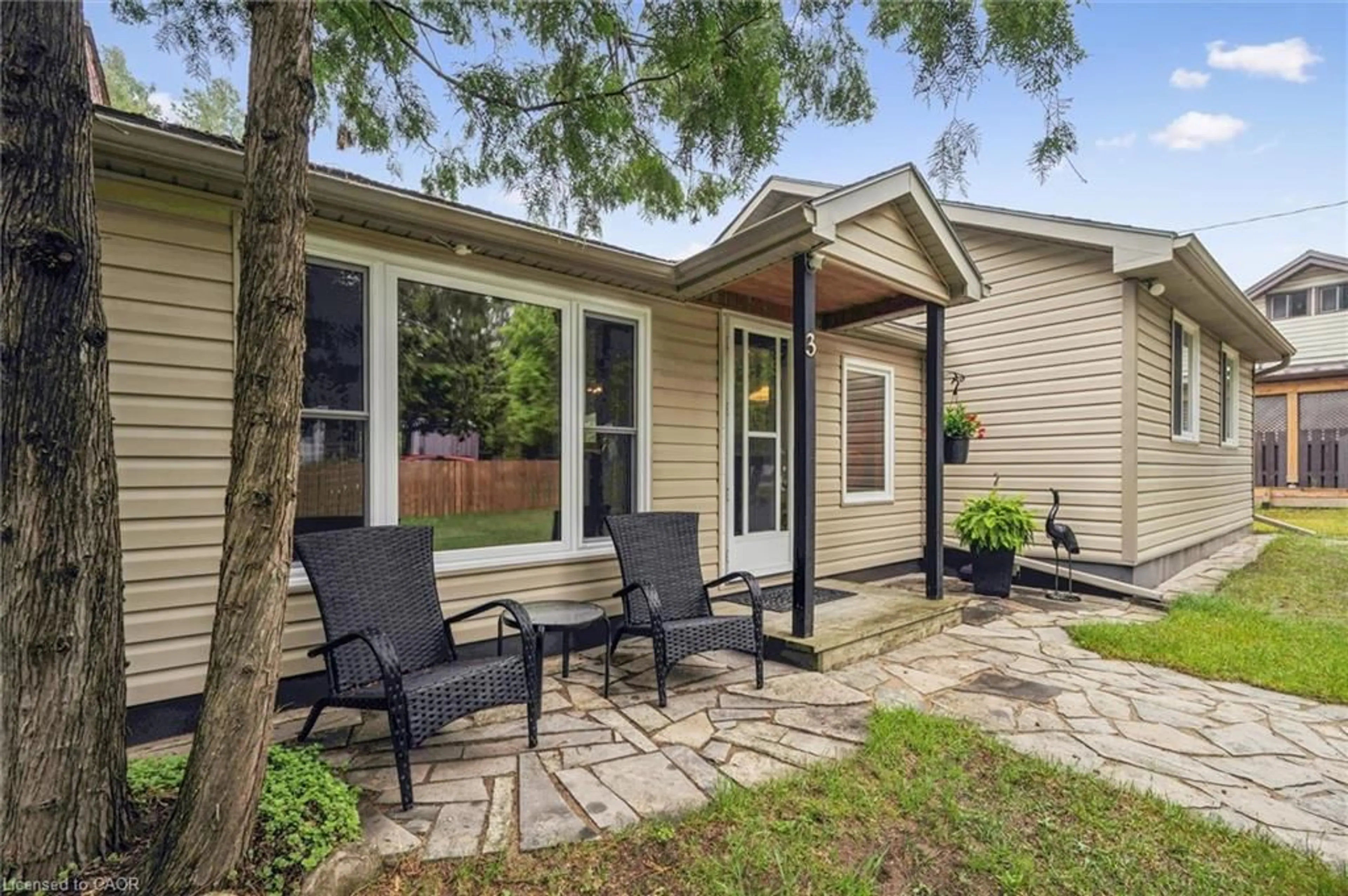 Patio, street for 3 Hamilton Pl, Sauble Beach Ontario N0H 2G0
