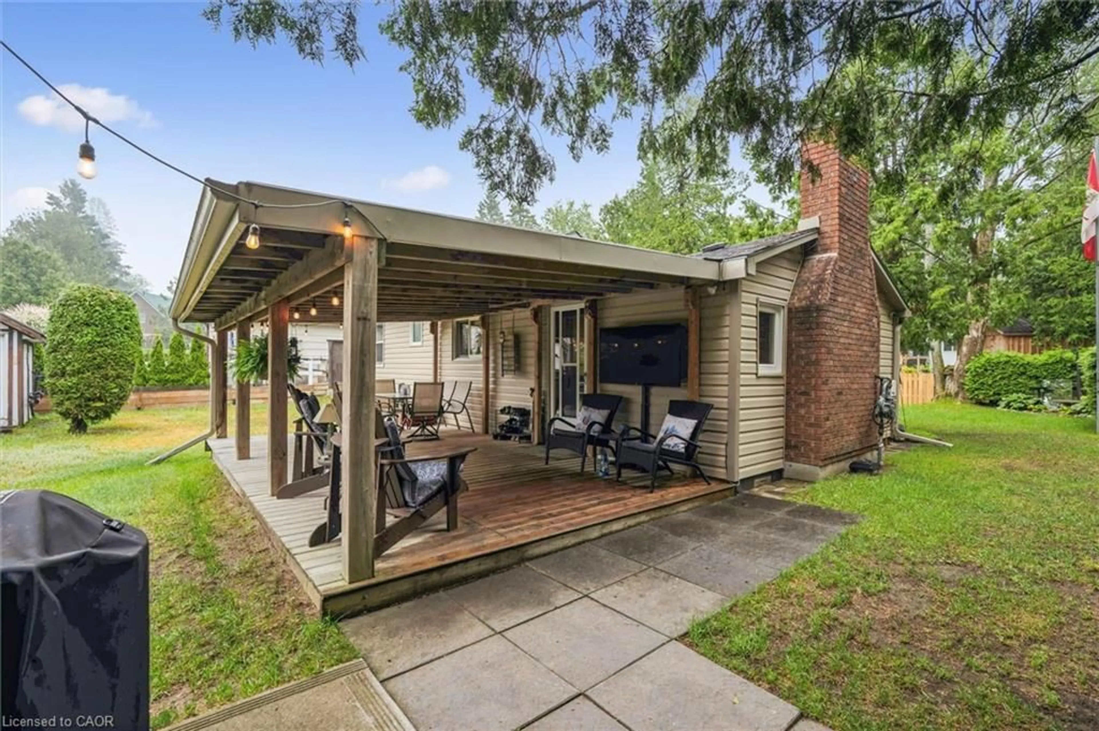 Patio, street for 3 Hamilton Pl, Sauble Beach Ontario N0H 2G0