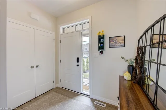 38 Canary St, Tillsonburg 3