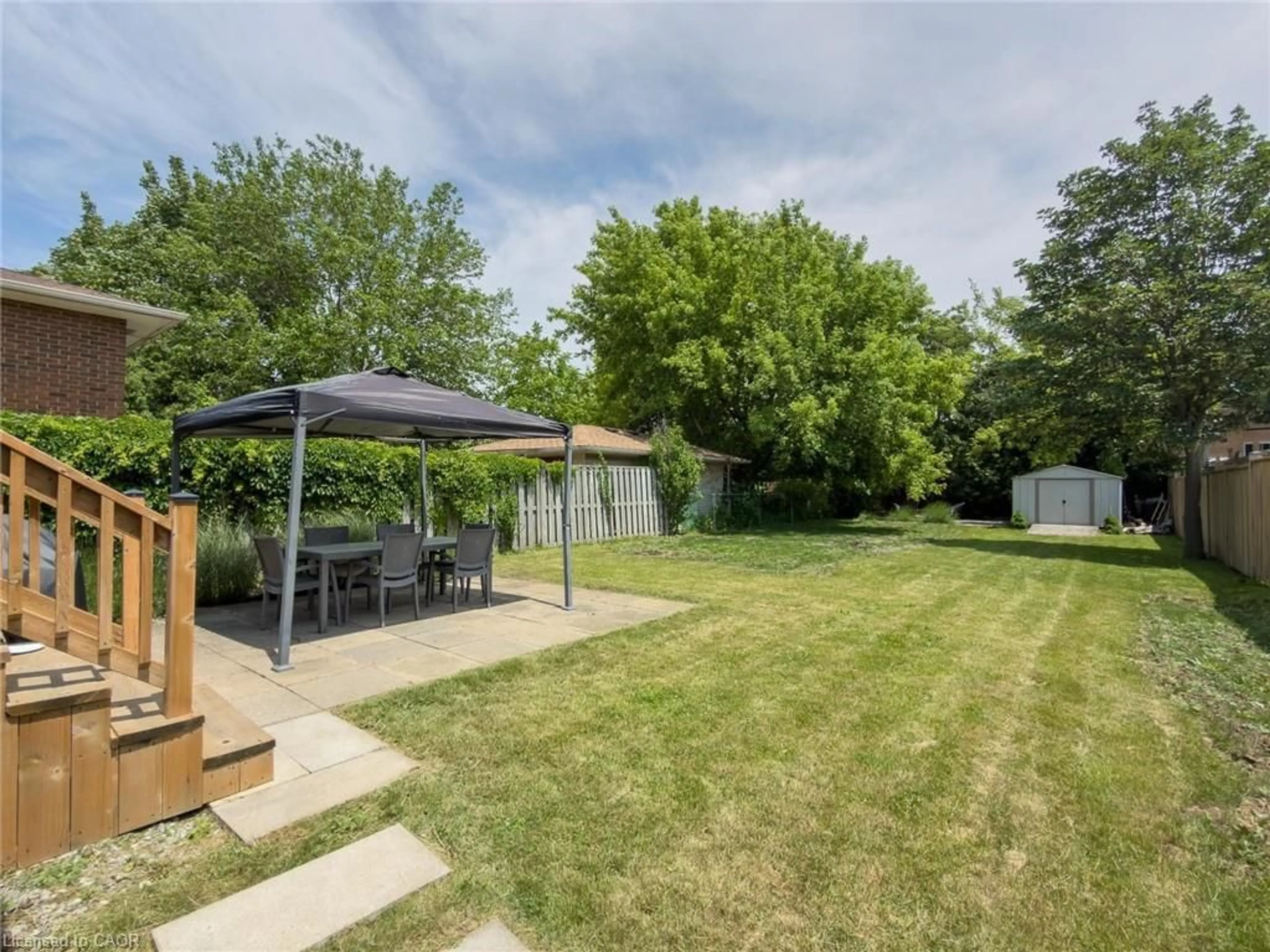 A pic from outside/outdoor area/front of a property/back of a property/a pic from drone, street for 32 Lorne St, St. Catharines Ontario L2P 3C7
