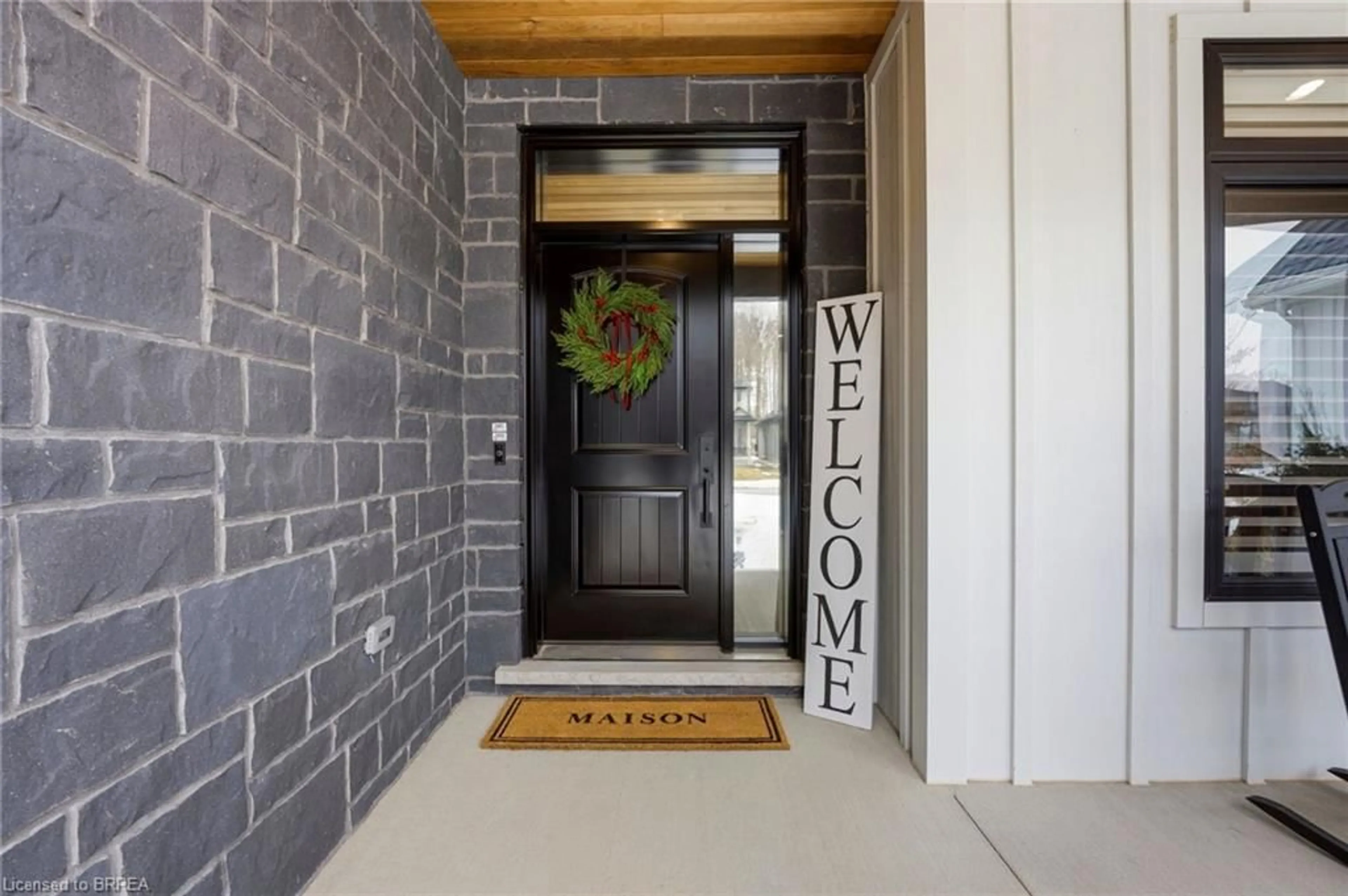 Indoor entryway for 19 Windywood Lane, Norwich Ontario N0J 1P0