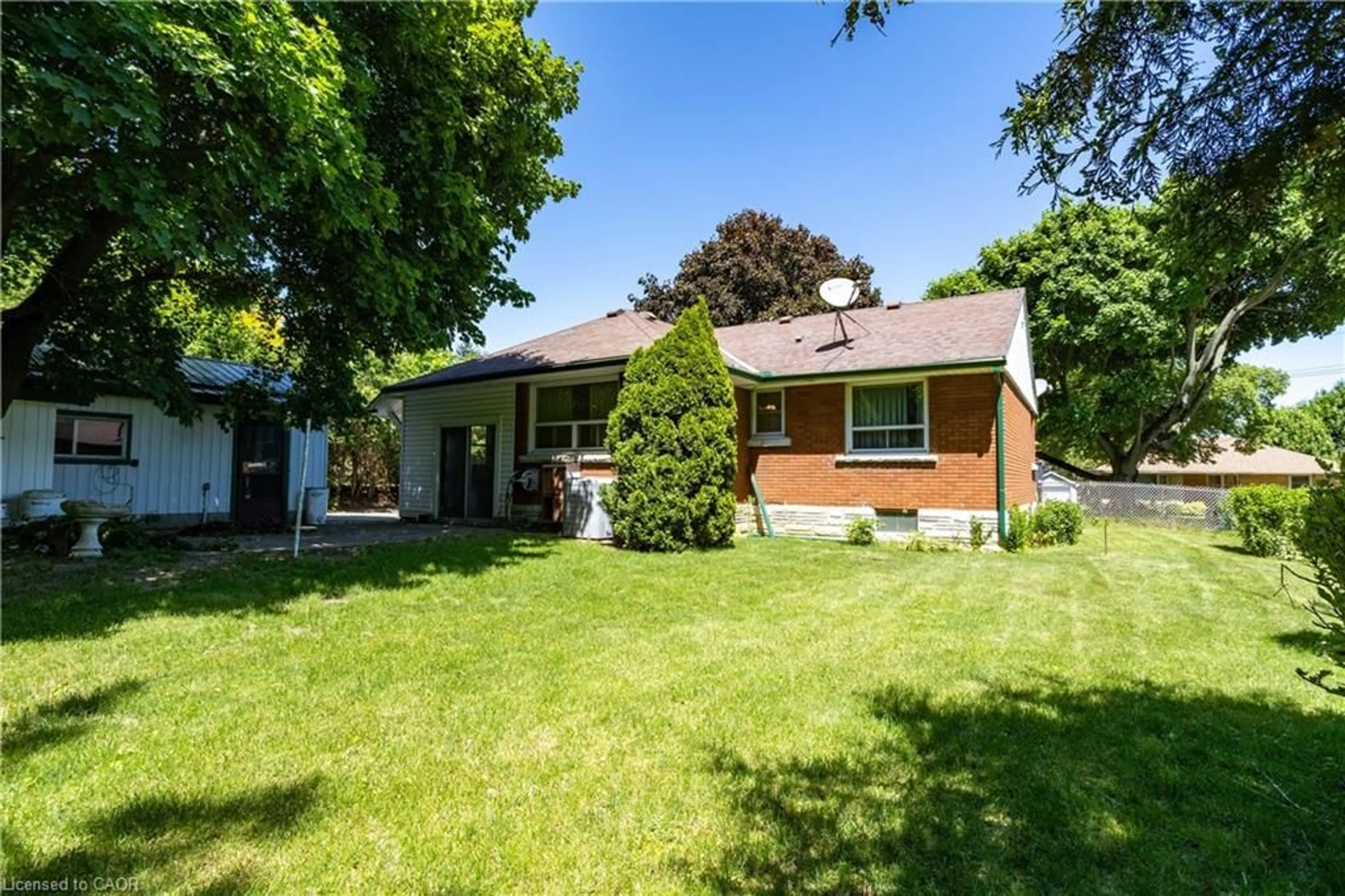 A pic from outside/outdoor area/front of a property/back of a property/a pic from drone, street for 6 Richard Ave, Simcoe Ontario N3Y 3J2