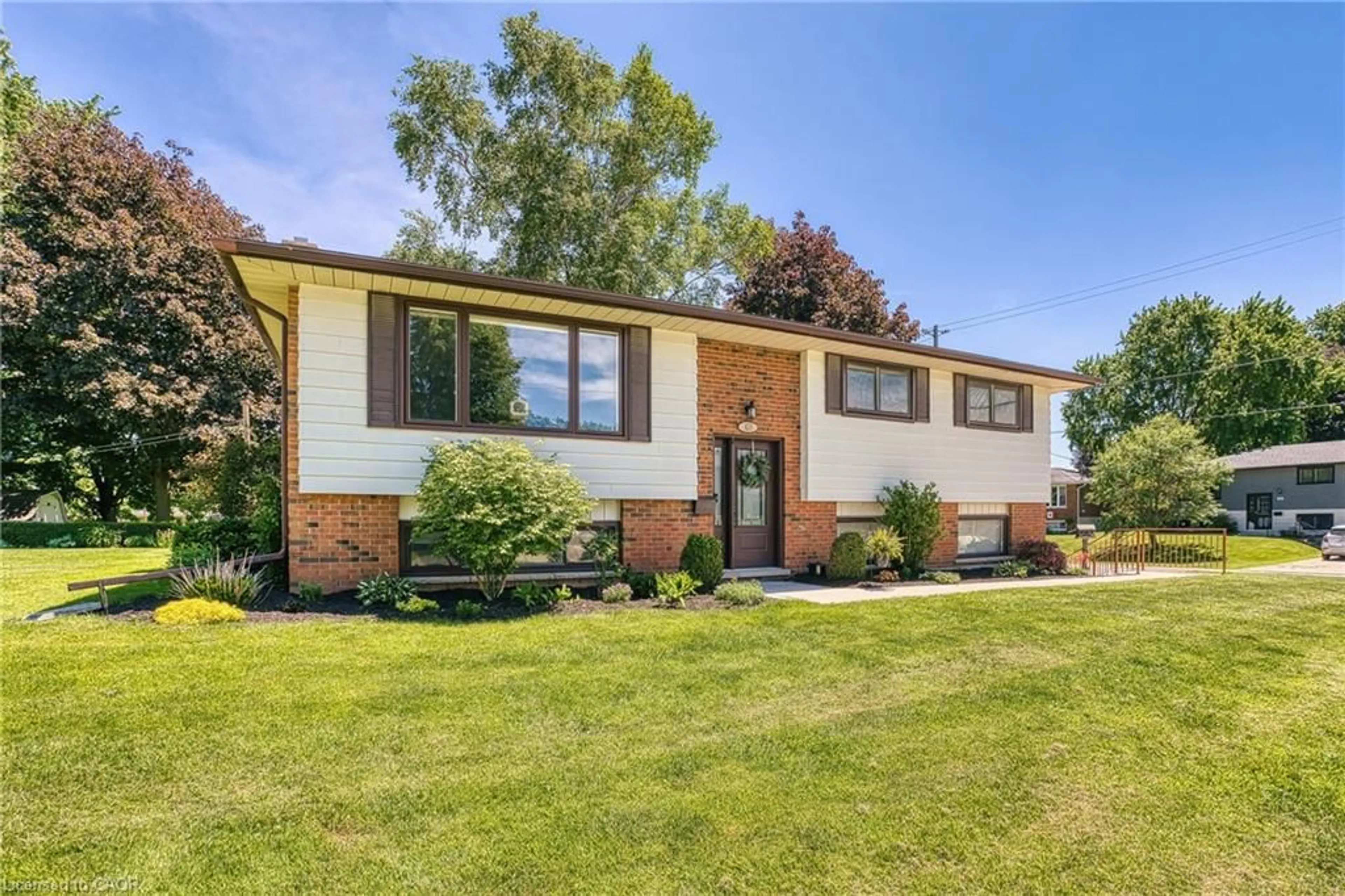 Home with brick exterior material, street for 428 Boyne Ave, Listowel Ontario N4W 3K4