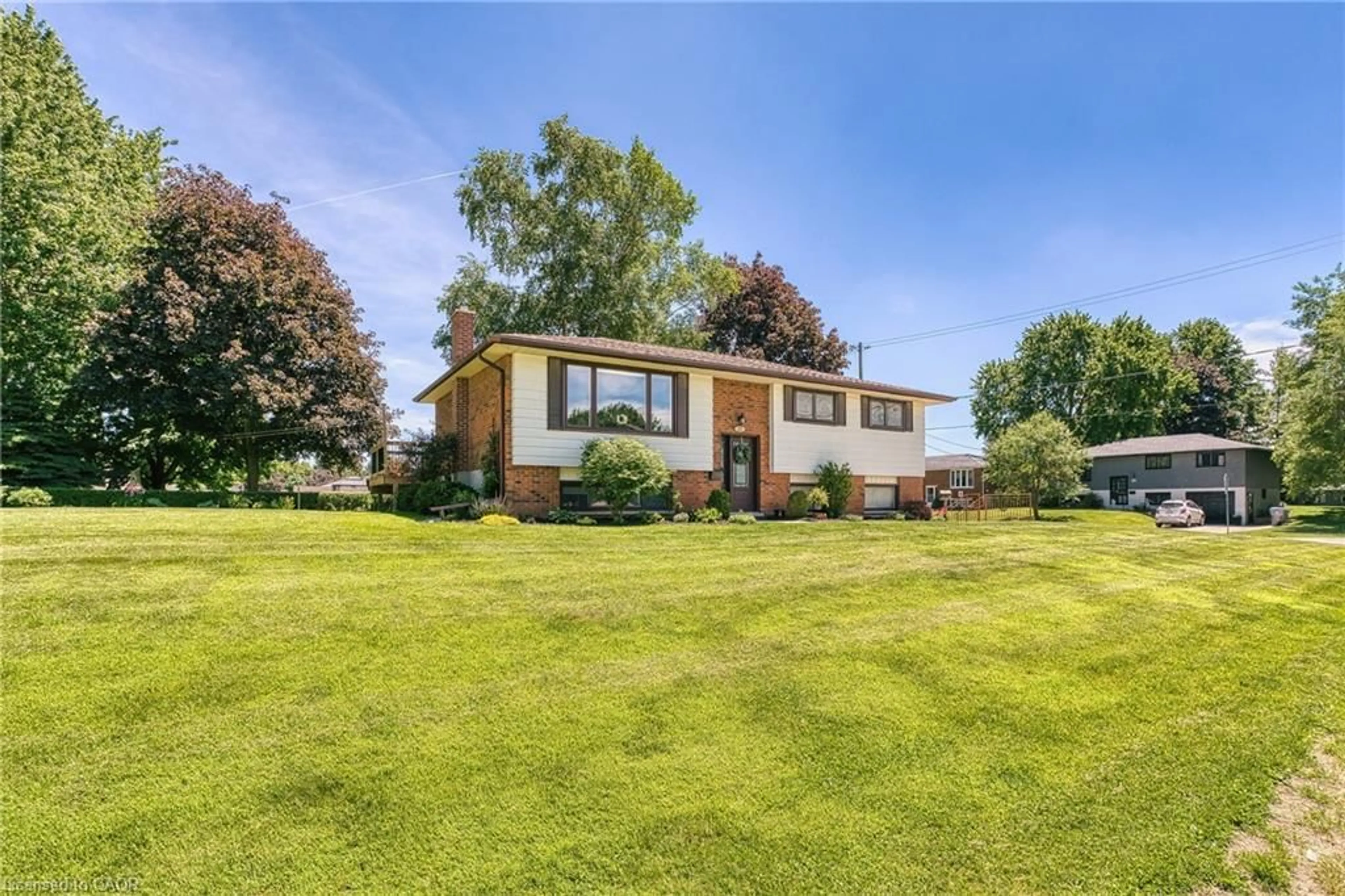 A pic from outside/outdoor area/front of a property/back of a property/a pic from drone, unknown for 428 Boyne Ave, Listowel Ontario N4W 3K4