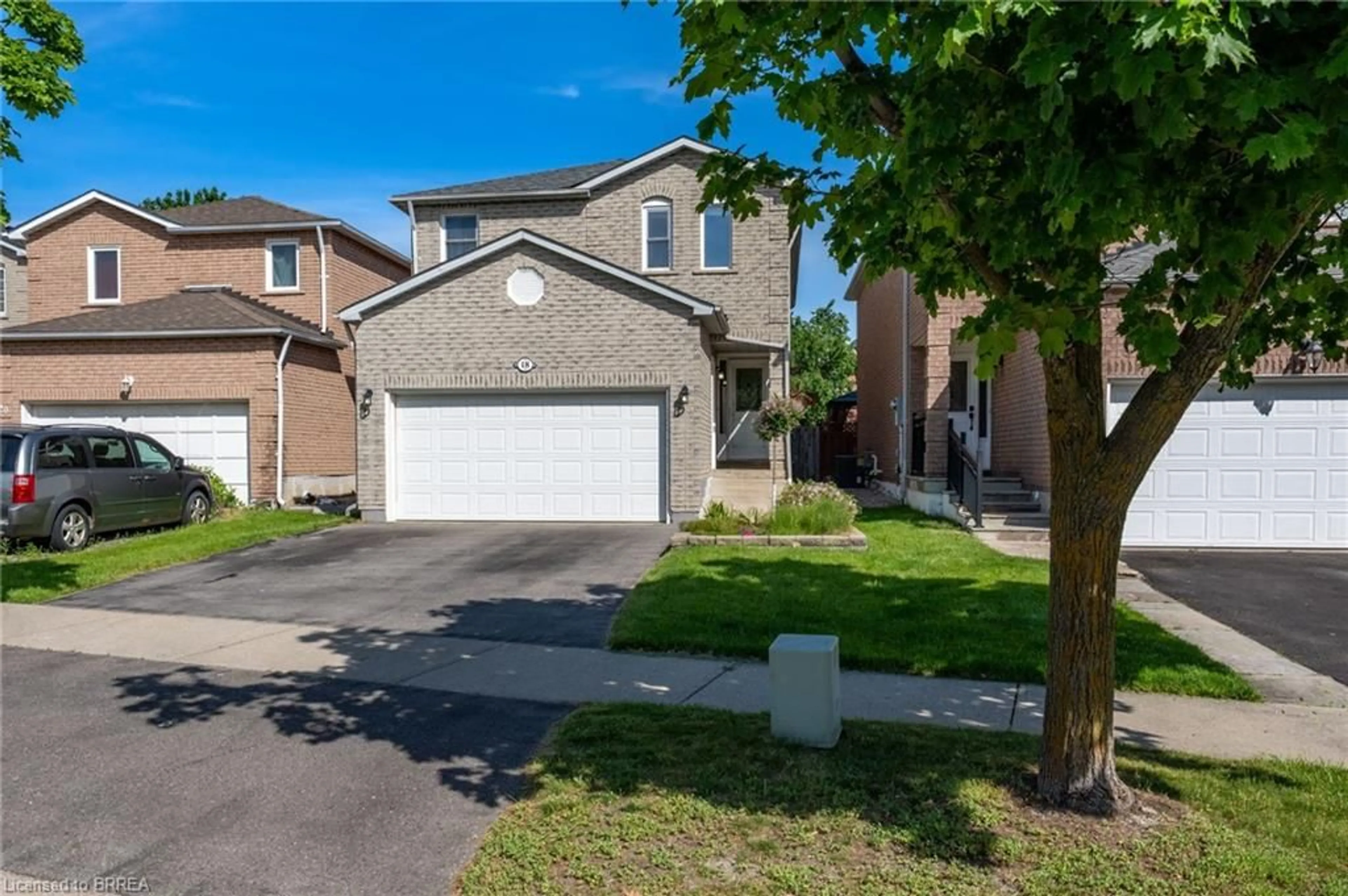 A pic from outside/outdoor area/front of a property/back of a property/a pic from drone, street for 18 Mckinnon Ave, Georgetown Ontario L7G 5H5