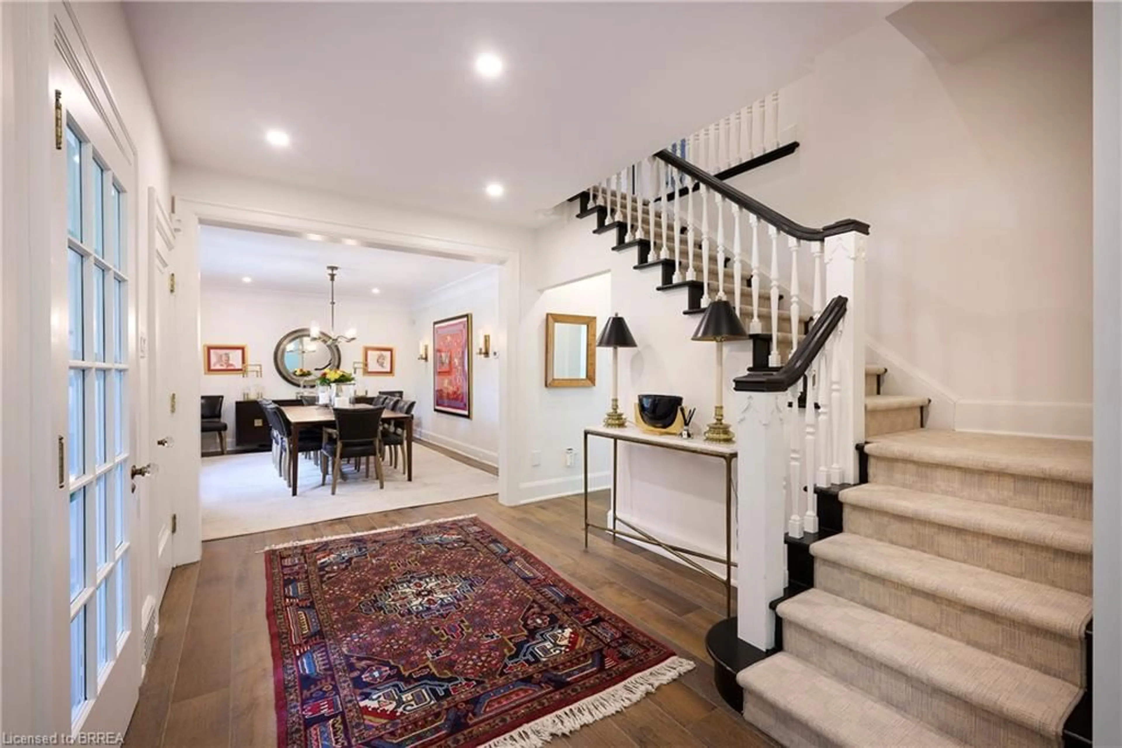 Indoor foyer for 19 Inwood Dr, Brantford Ontario N3T 5J5