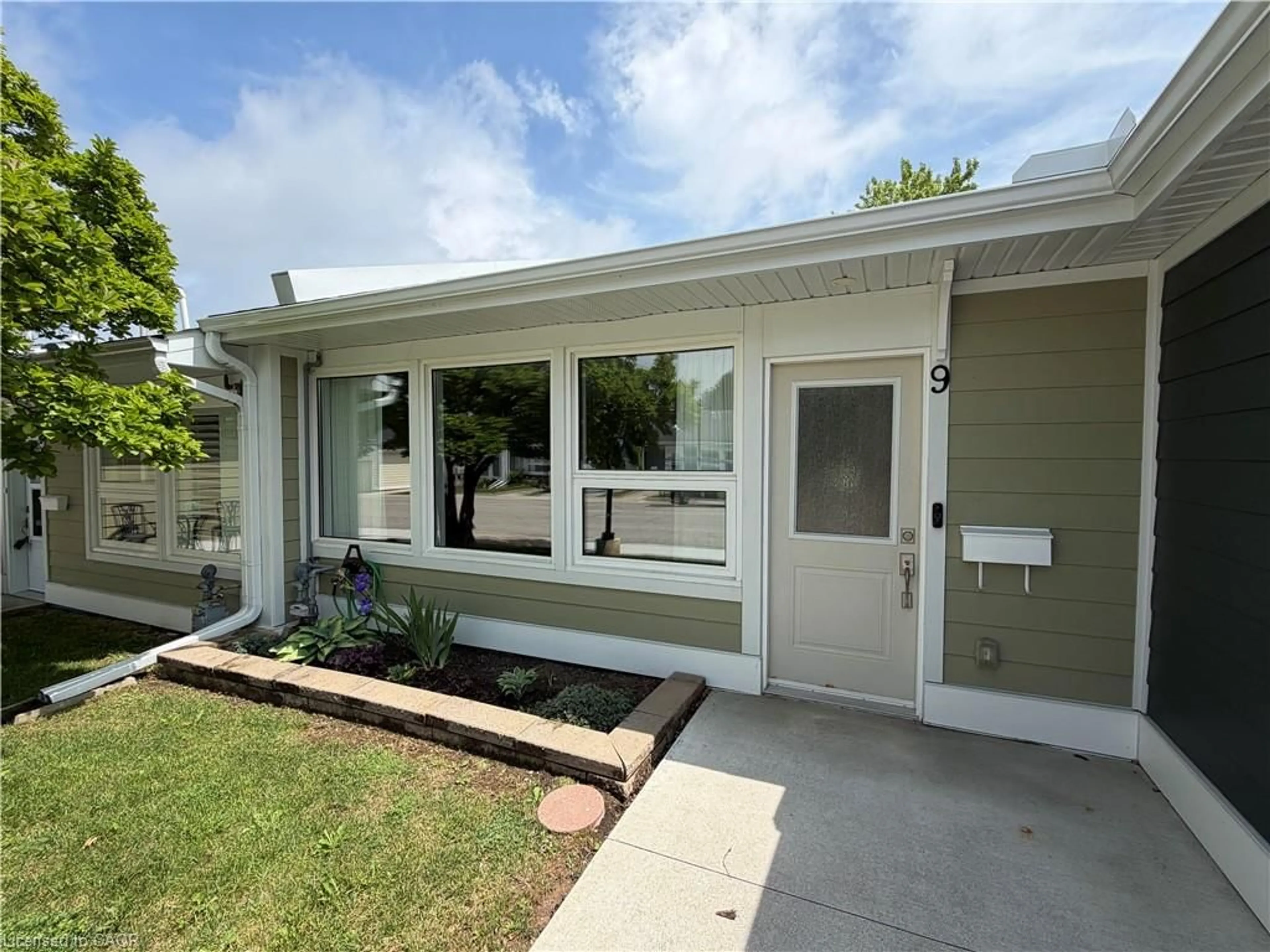 Home with vinyl exterior material, street for 9 Gates Lane, Hamilton Ontario L9B 1T8