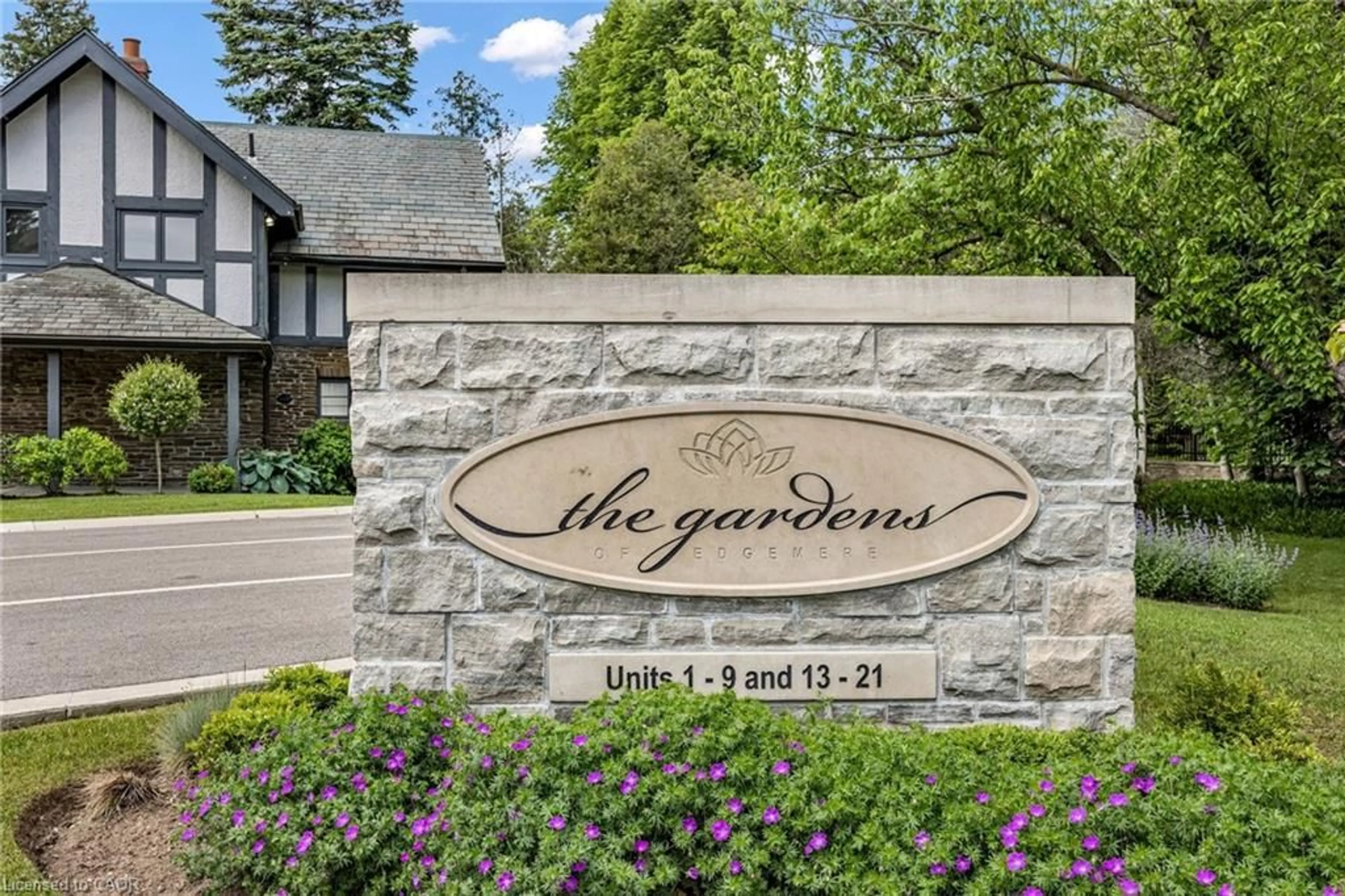Indoor foyer for 10 Maple Grove Dr #14, Oakville Ontario L6J 0E1