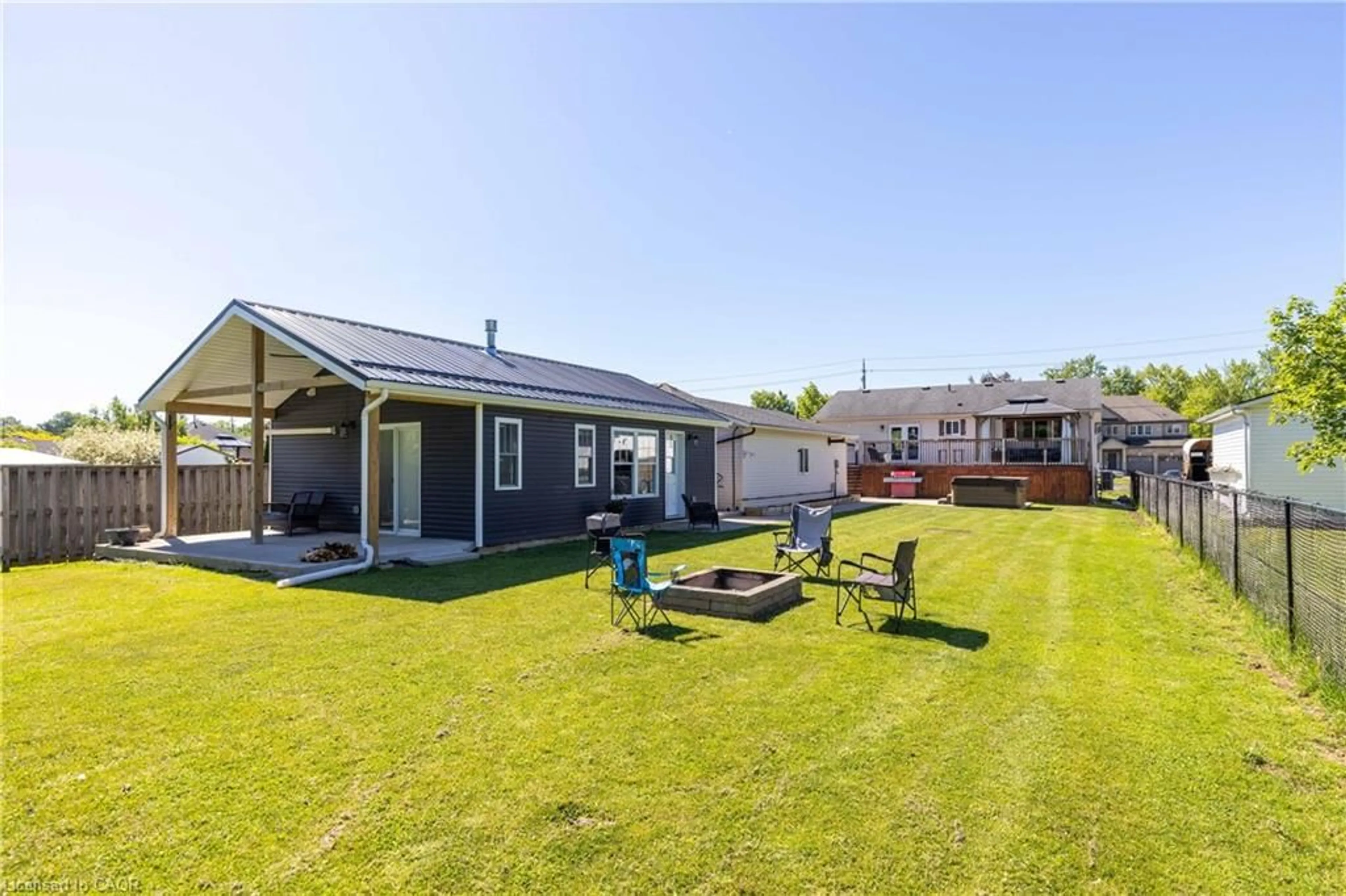 A pic from outside/outdoor area/front of a property/back of a property/a pic from drone, unknown for 3482 Dominion Rd, Ridgeway Ontario L0S 1N0