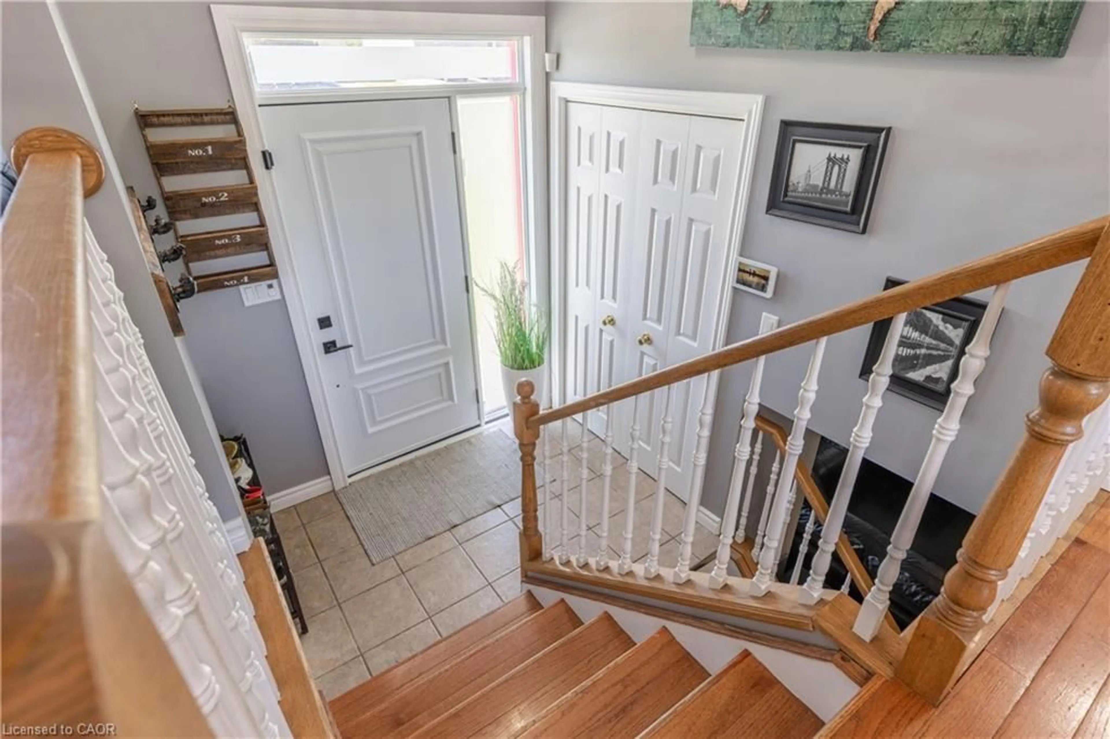 Indoor entryway for 3482 Dominion Rd, Ridgeway Ontario L0S 1N0