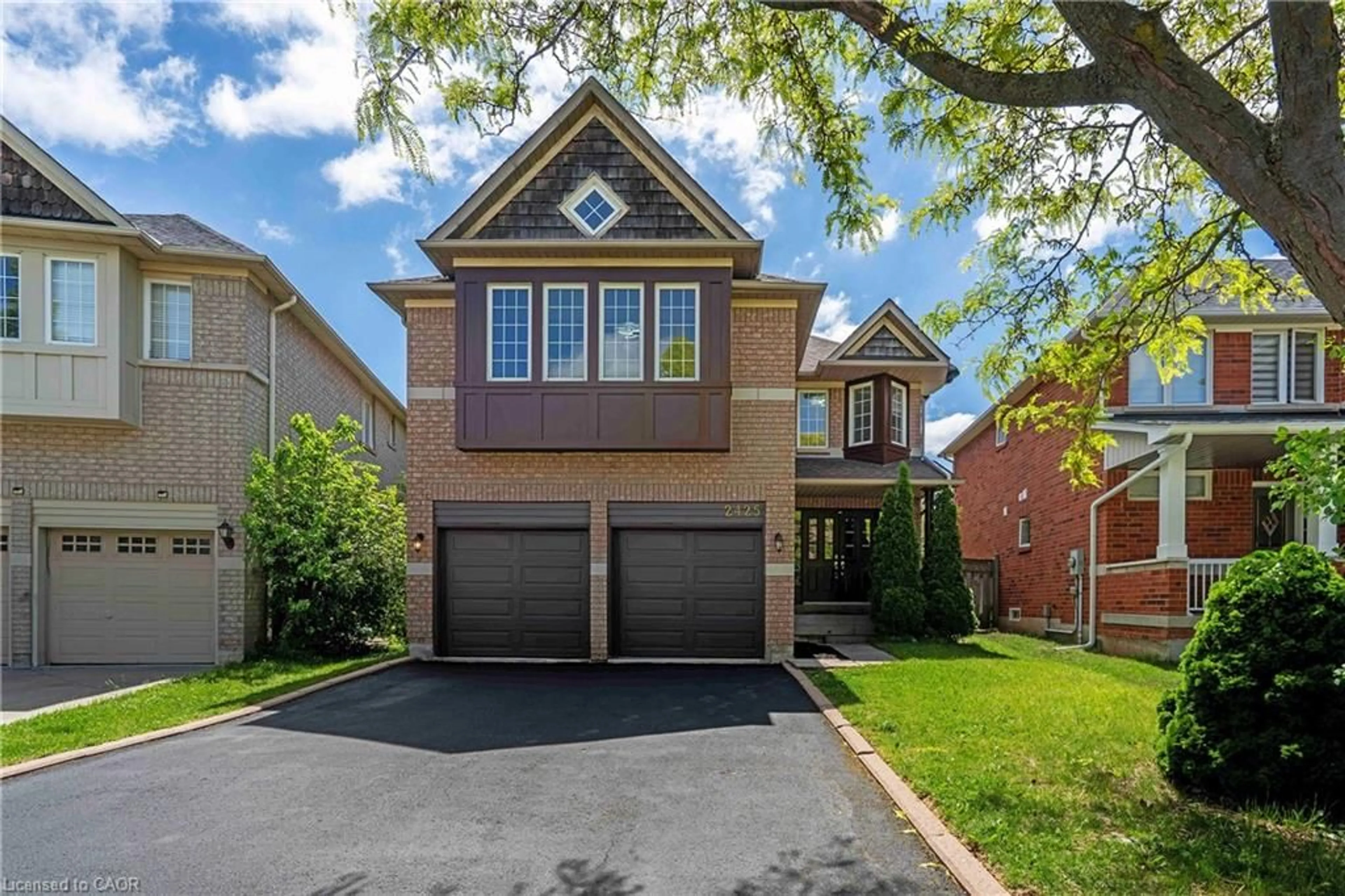 Home with brick exterior material, street for 2425 Nichols Dr, Oakville Ontario L6H 6T2
