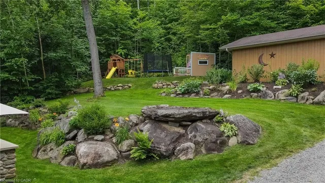 165 Lakeshore Dr, Combermere 4