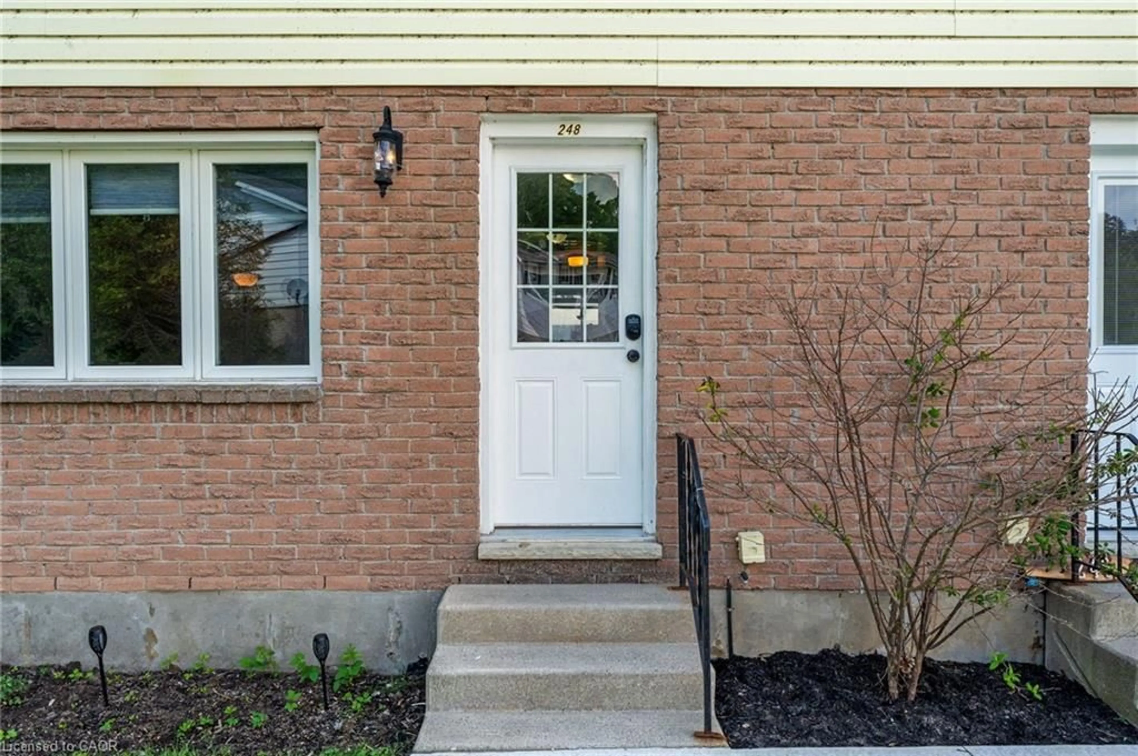 Indoor entryway for 248 Richardson Dr, Port Dover Ontario N0A 1N4