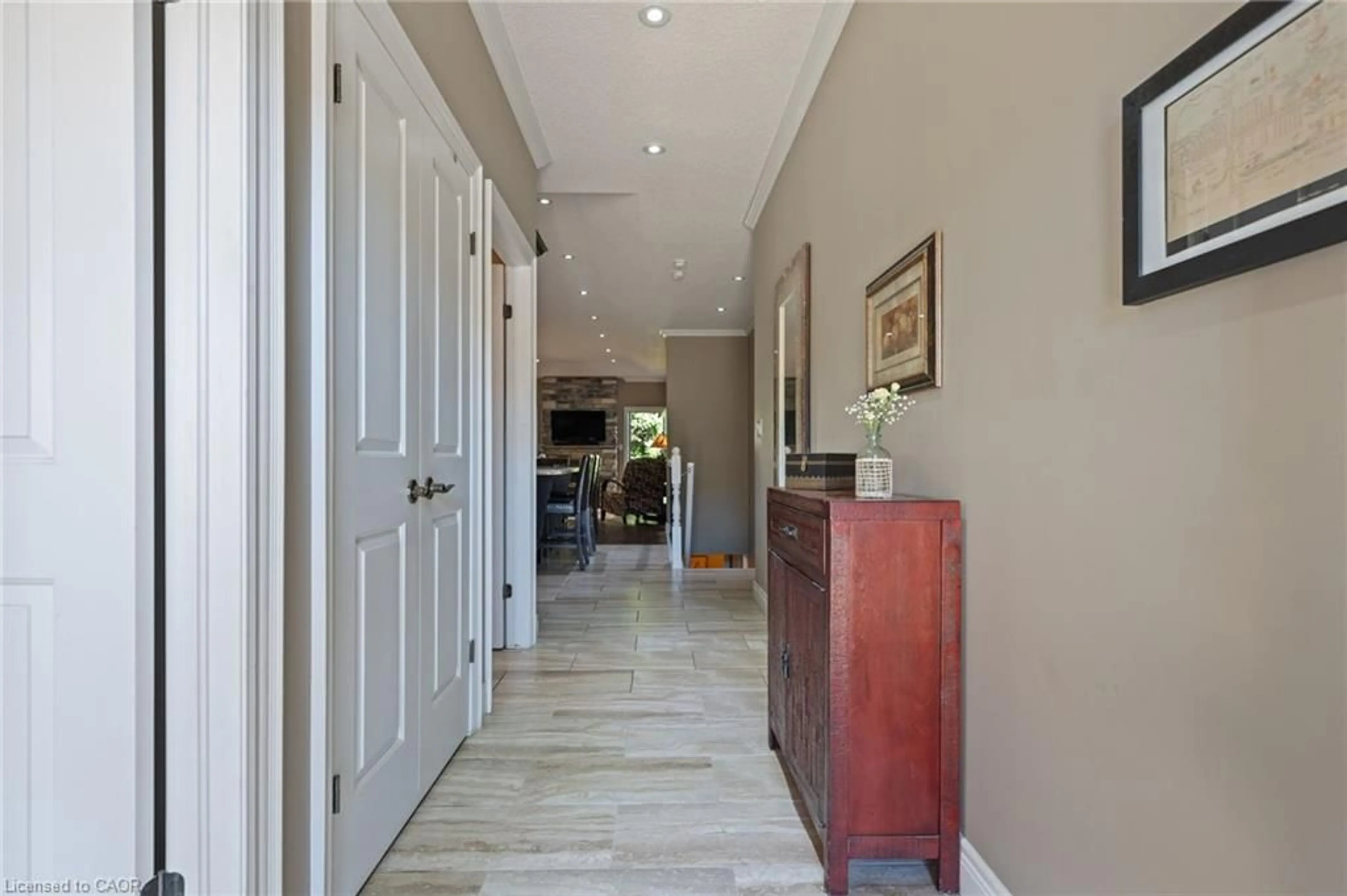 Indoor entryway for 194 Donly Dr #3, Simcoe Ontario N3Y 0C6