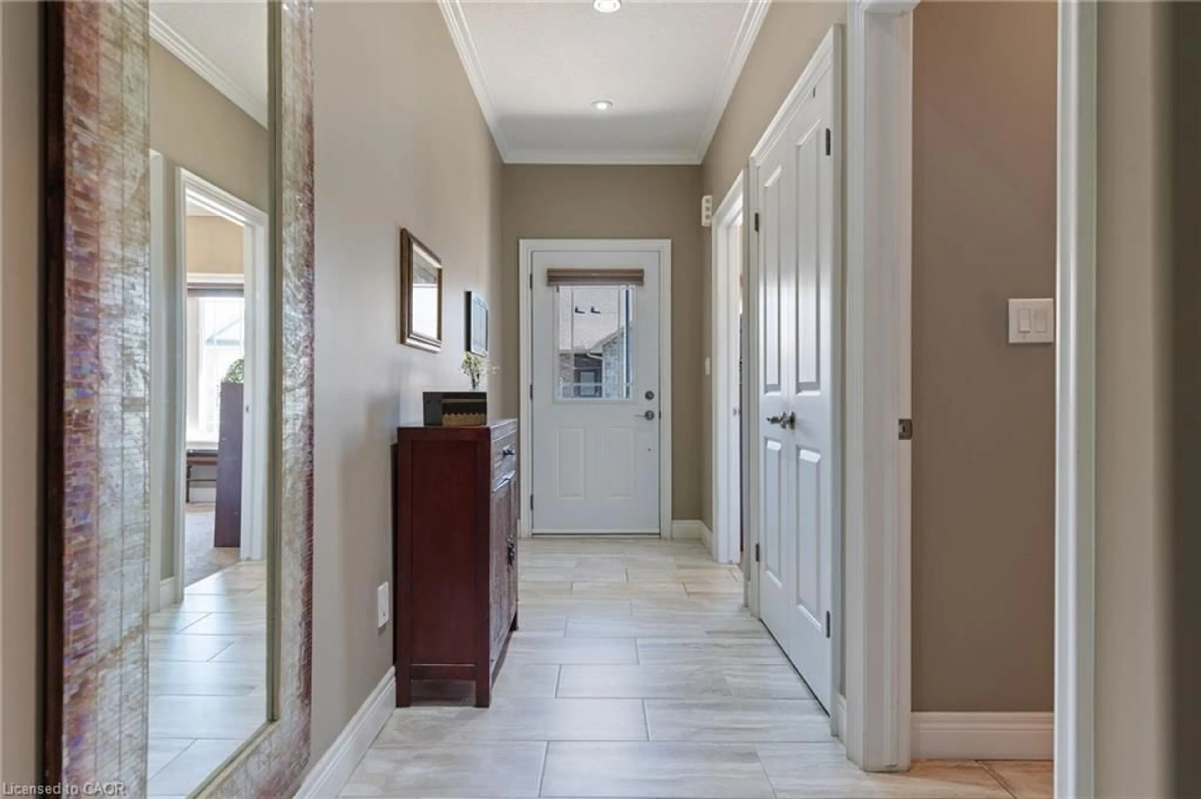 Indoor entryway for 194 Donly Dr #3, Simcoe Ontario N3Y 0C6
