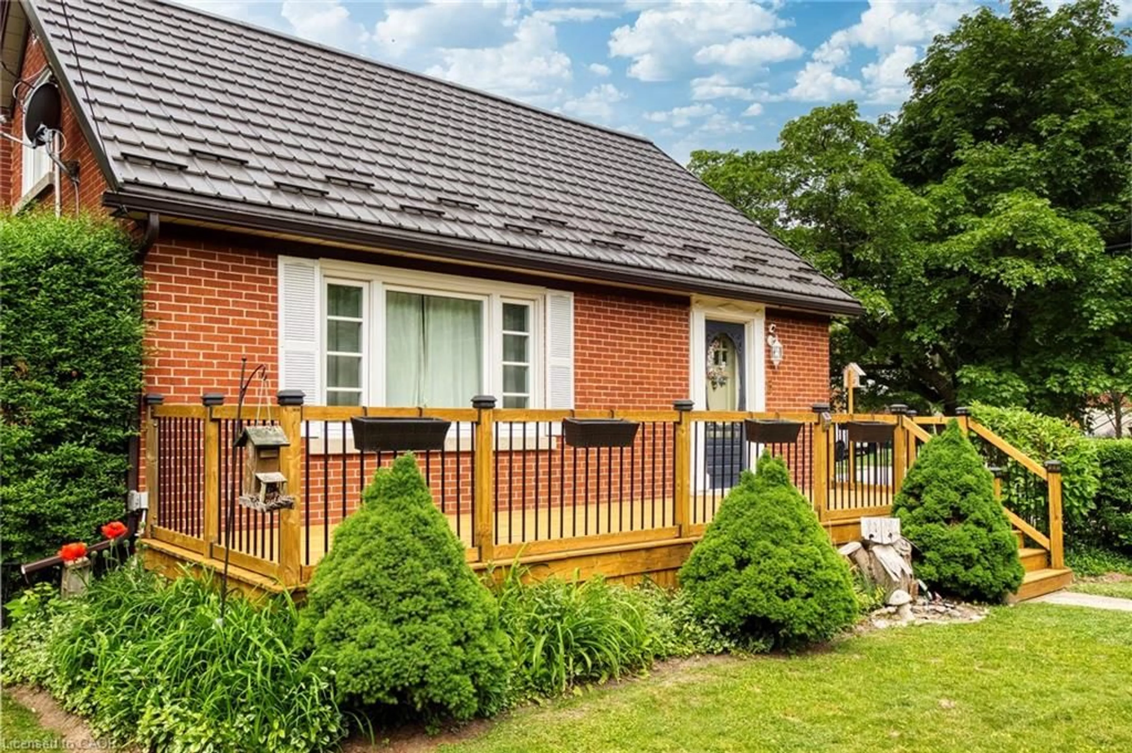Home with brick exterior material, street for 5 Brentwood Ave, Kitchener Ontario N2H 2C4