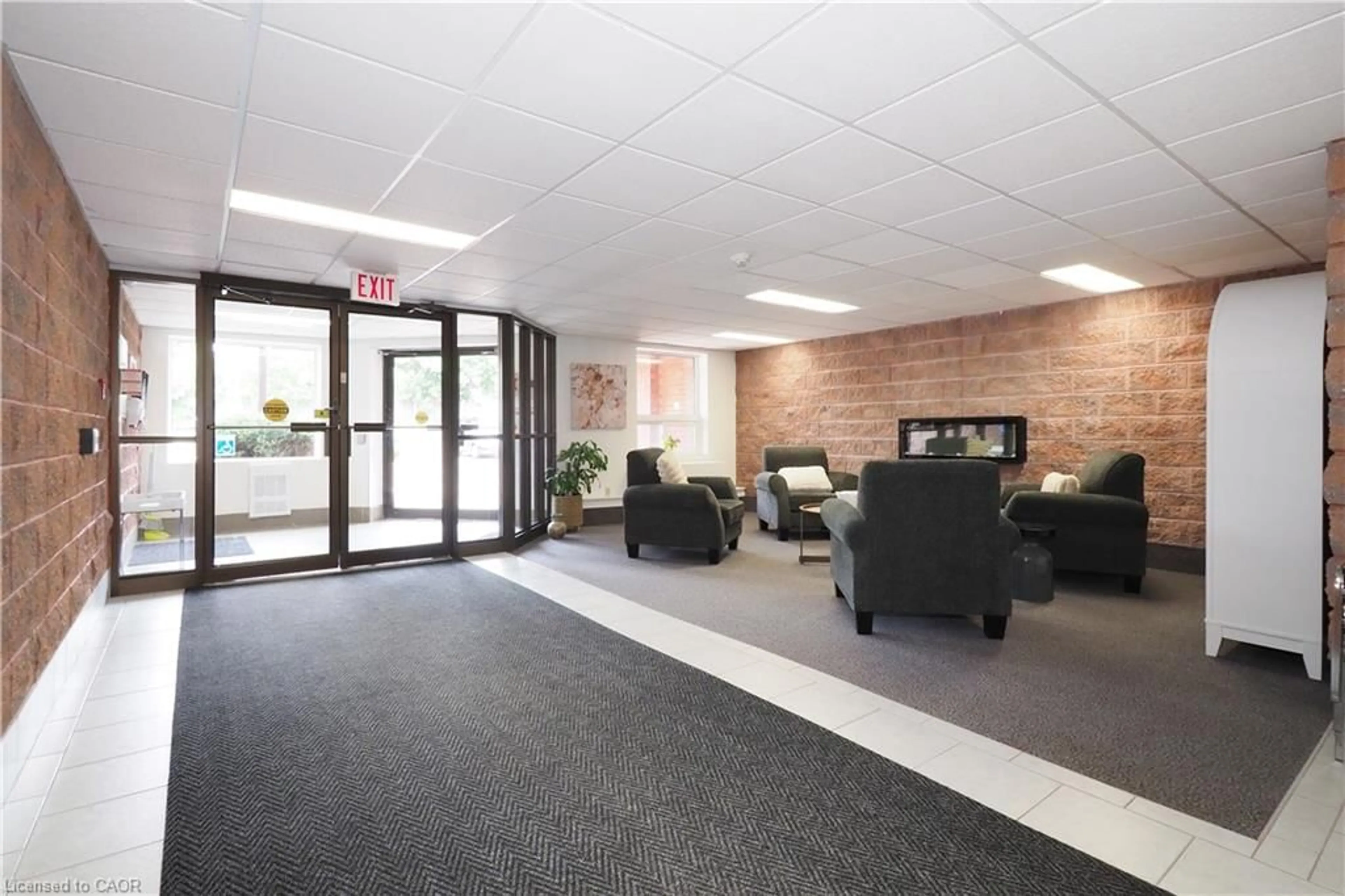 Indoor foyer for 35 Bute St #303, Ayr Ontario N0B 1E0