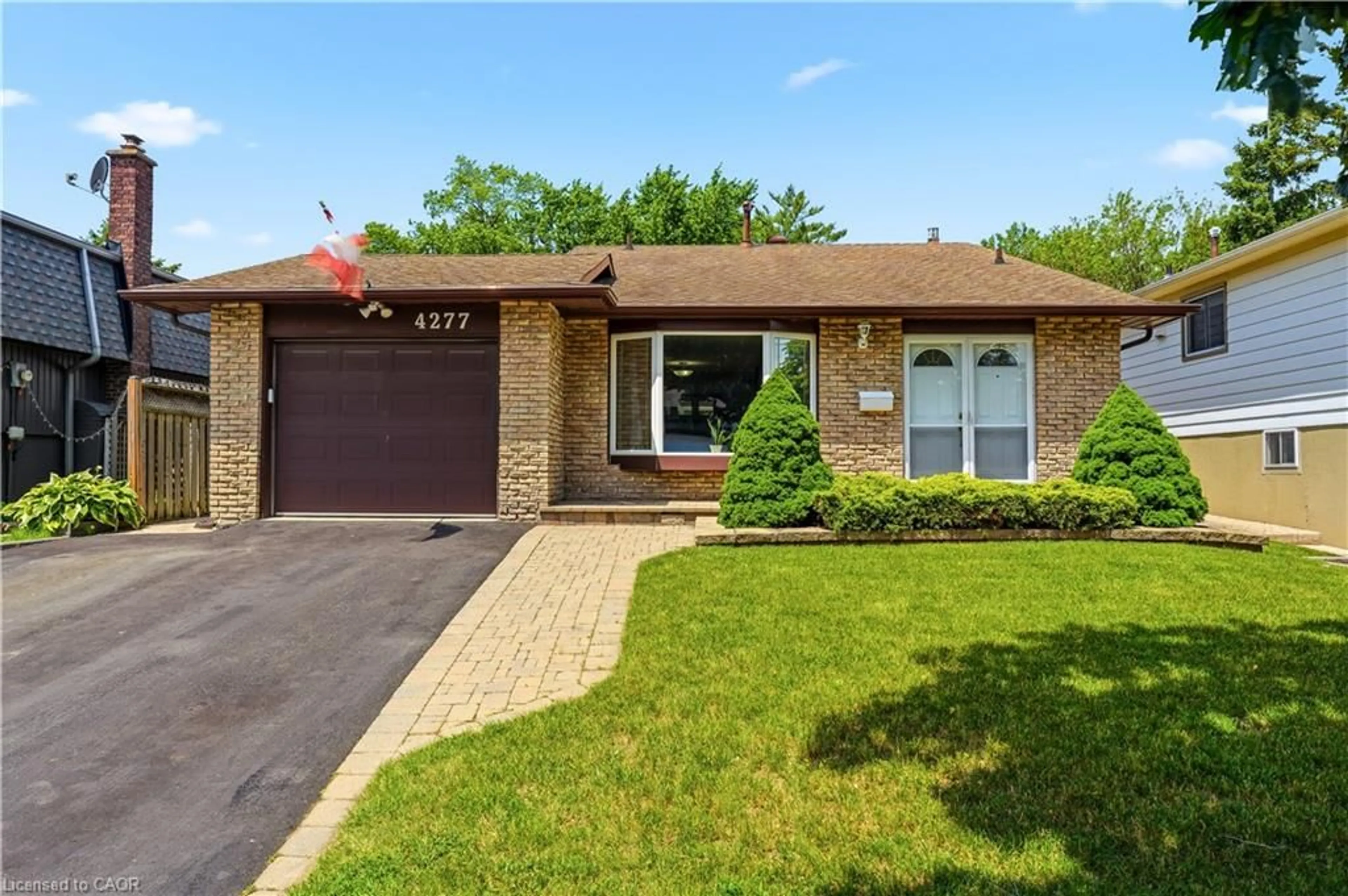 Home with brick exterior material, street for 4277 Longmoor Dr, Burlington Ontario L7L 5A4