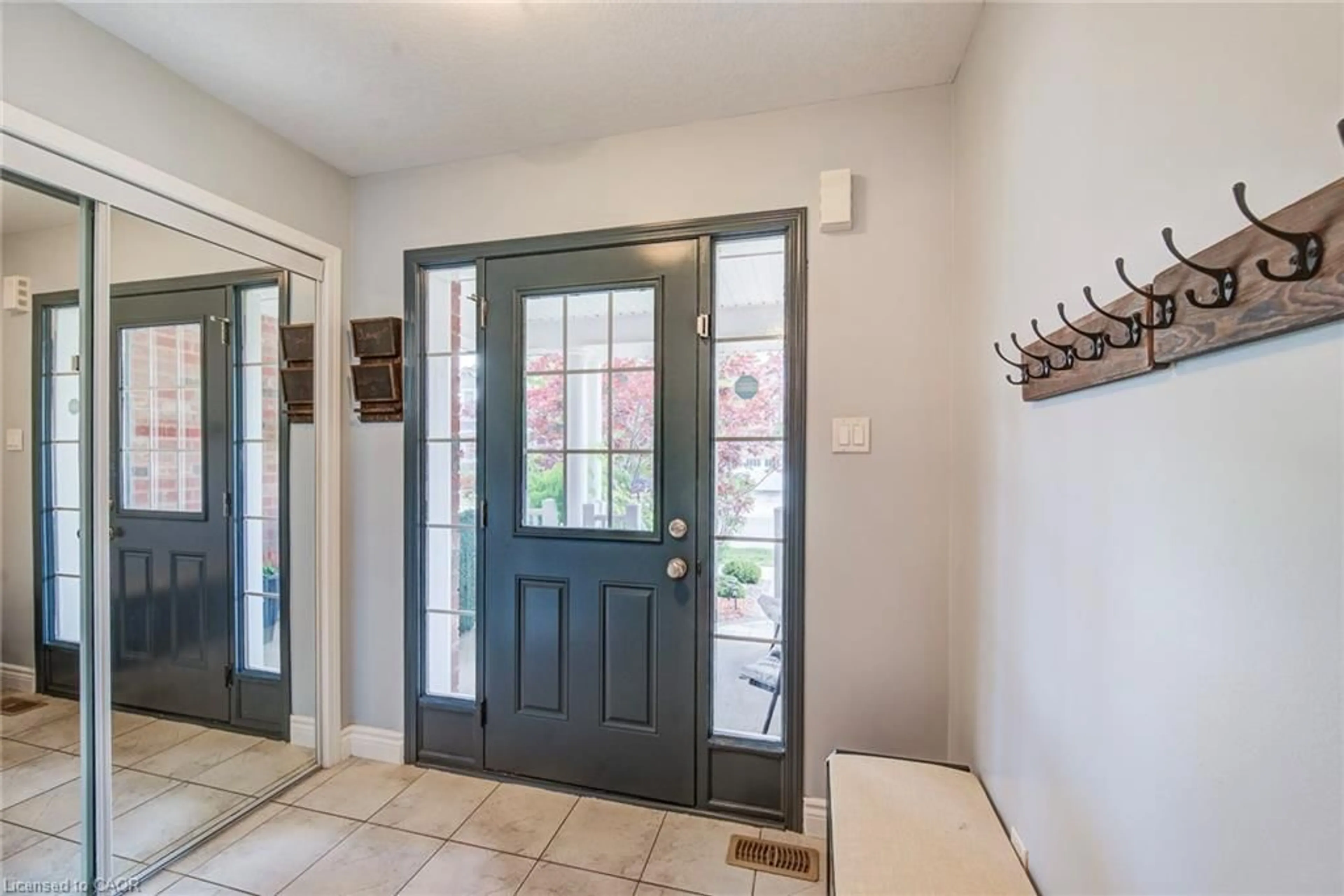 Indoor entryway for 231 Falling Green Cres, Kitchener Ontario N2R 0G1