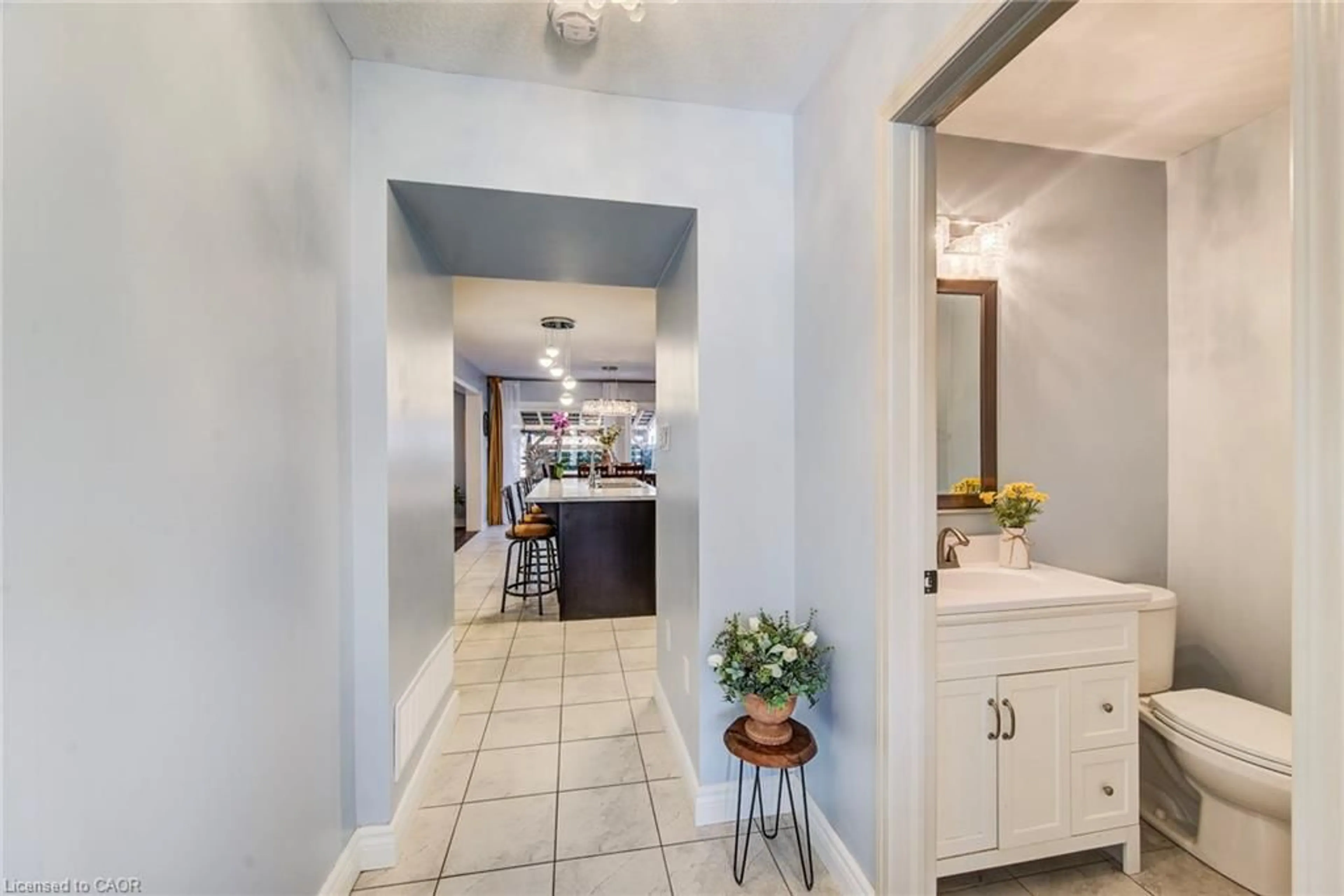 Indoor entryway for 231 Falling Green Cres, Kitchener Ontario N2R 0G1