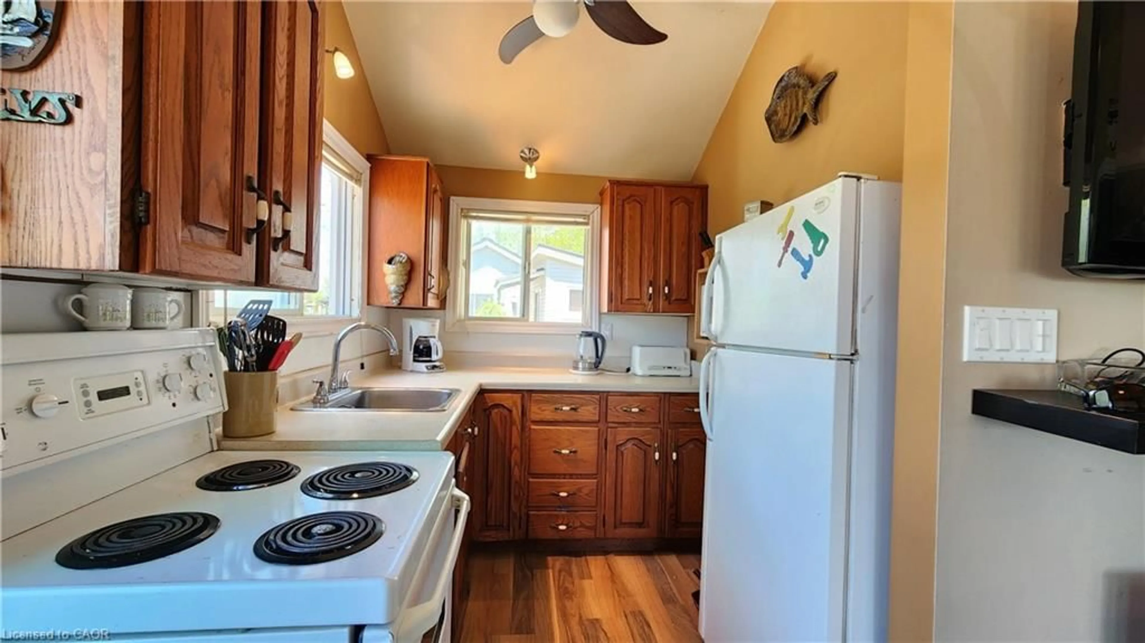Standard kitchen, unknown for 7 Auld Lane, Selkirk Ontario N0A 1P0