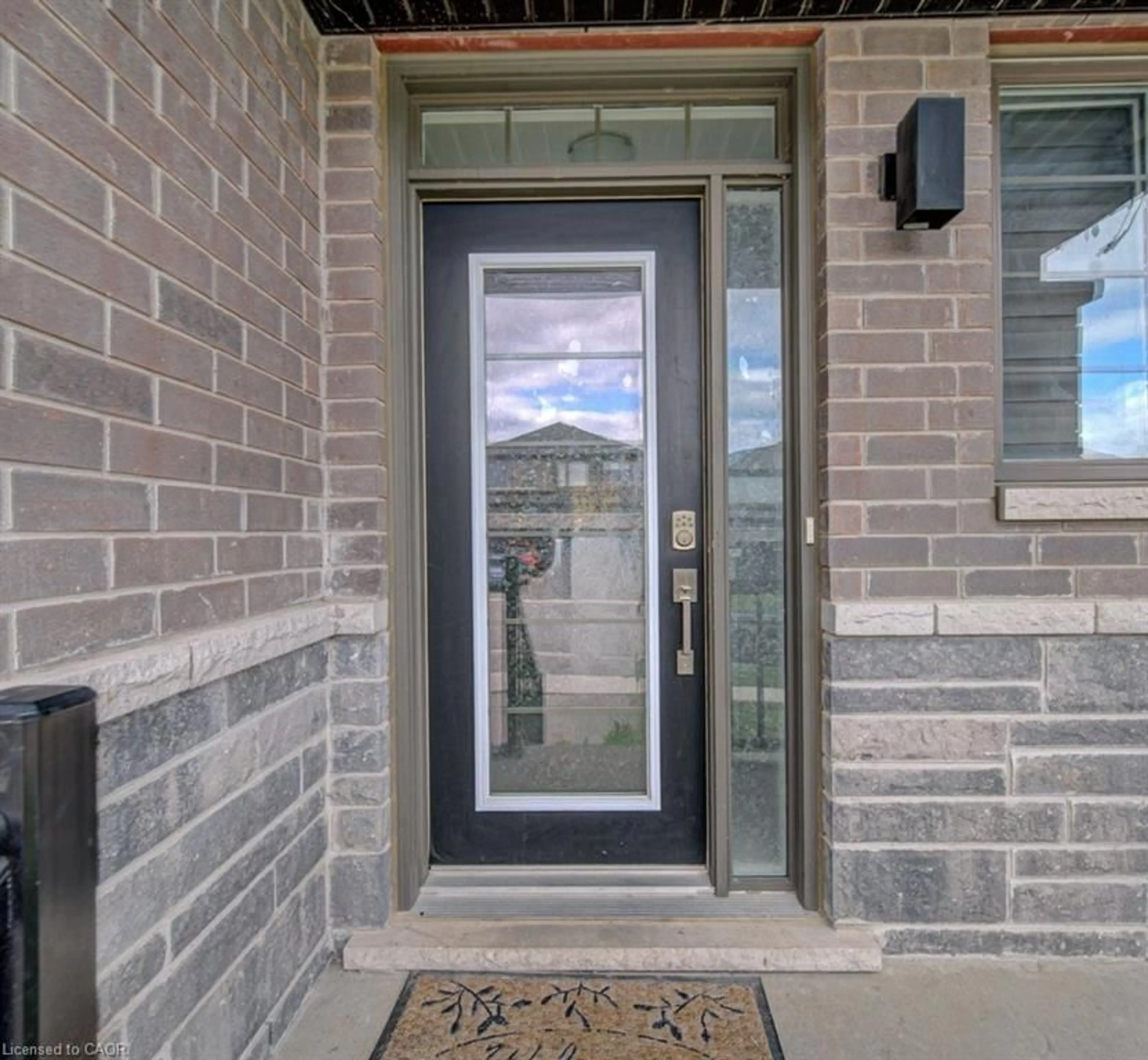Indoor entryway for 30 Baker Lane, Paris Ontario N3L 0J7
