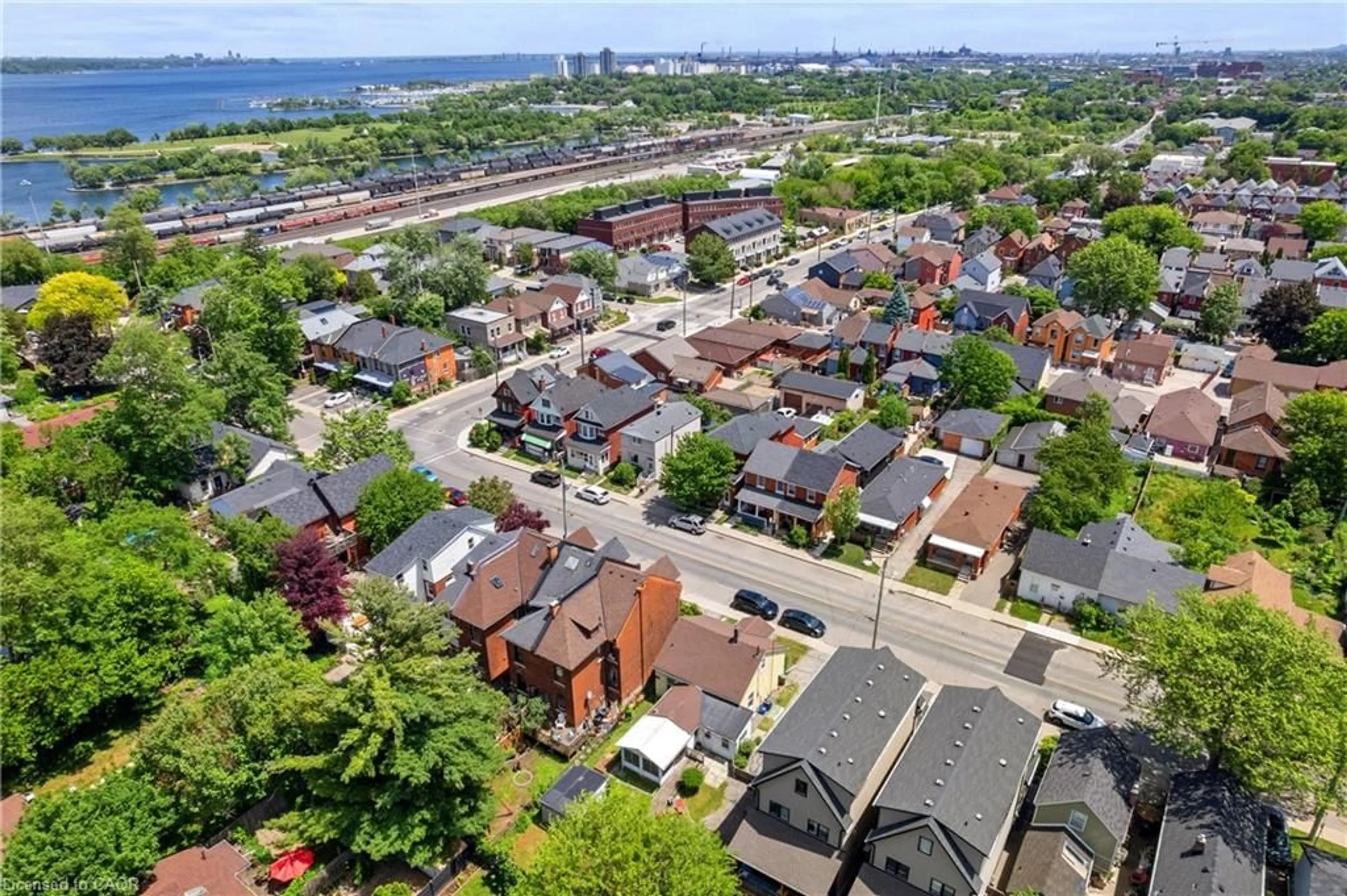 A pic from outside/outdoor area/front of a property/back of a property/a pic from drone, street for 193 Locke St, Hamilton Ontario L8R 3B1