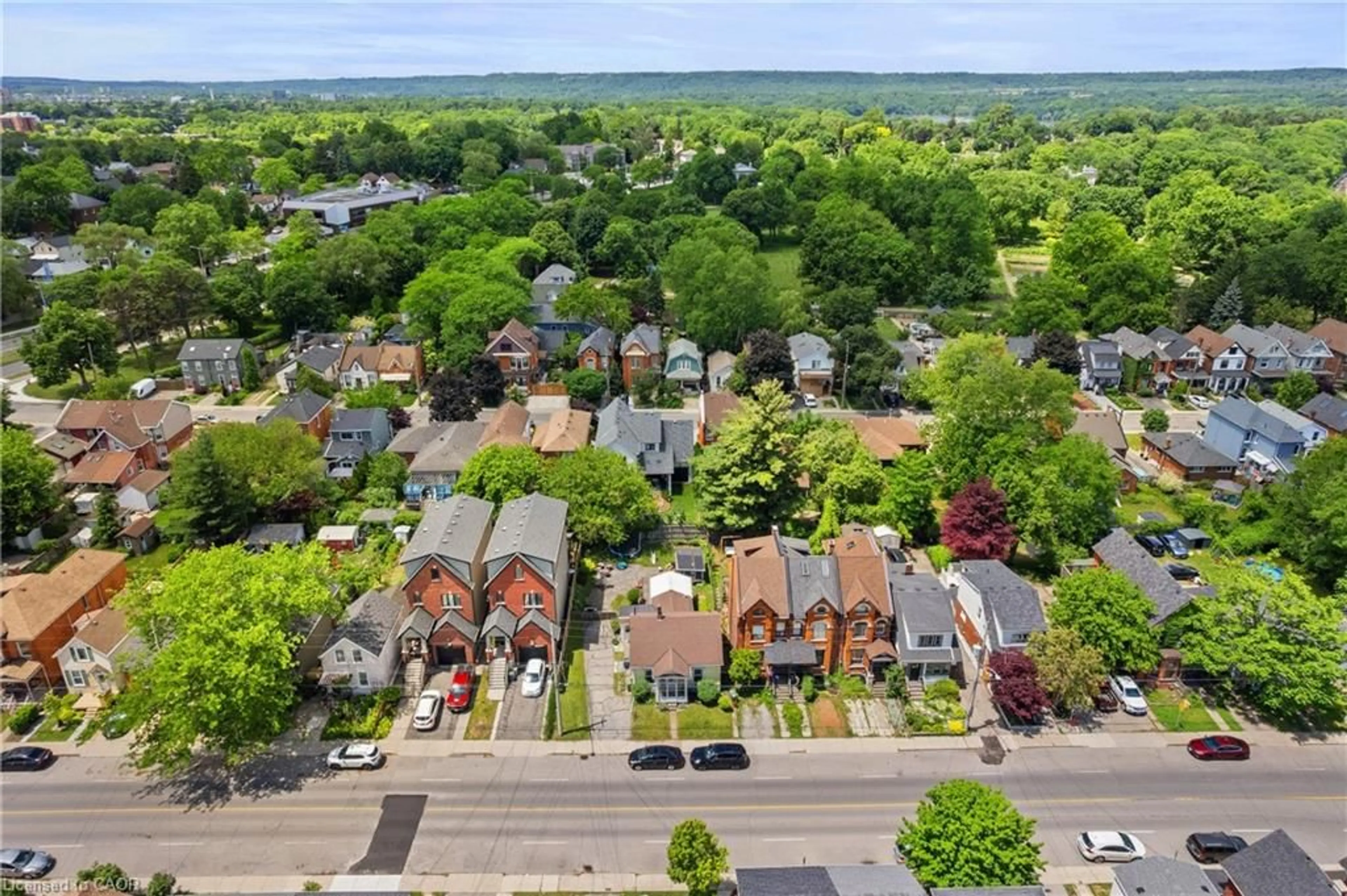 A pic from outside/outdoor area/front of a property/back of a property/a pic from drone, street for 193 Locke St, Hamilton Ontario L8R 3B1