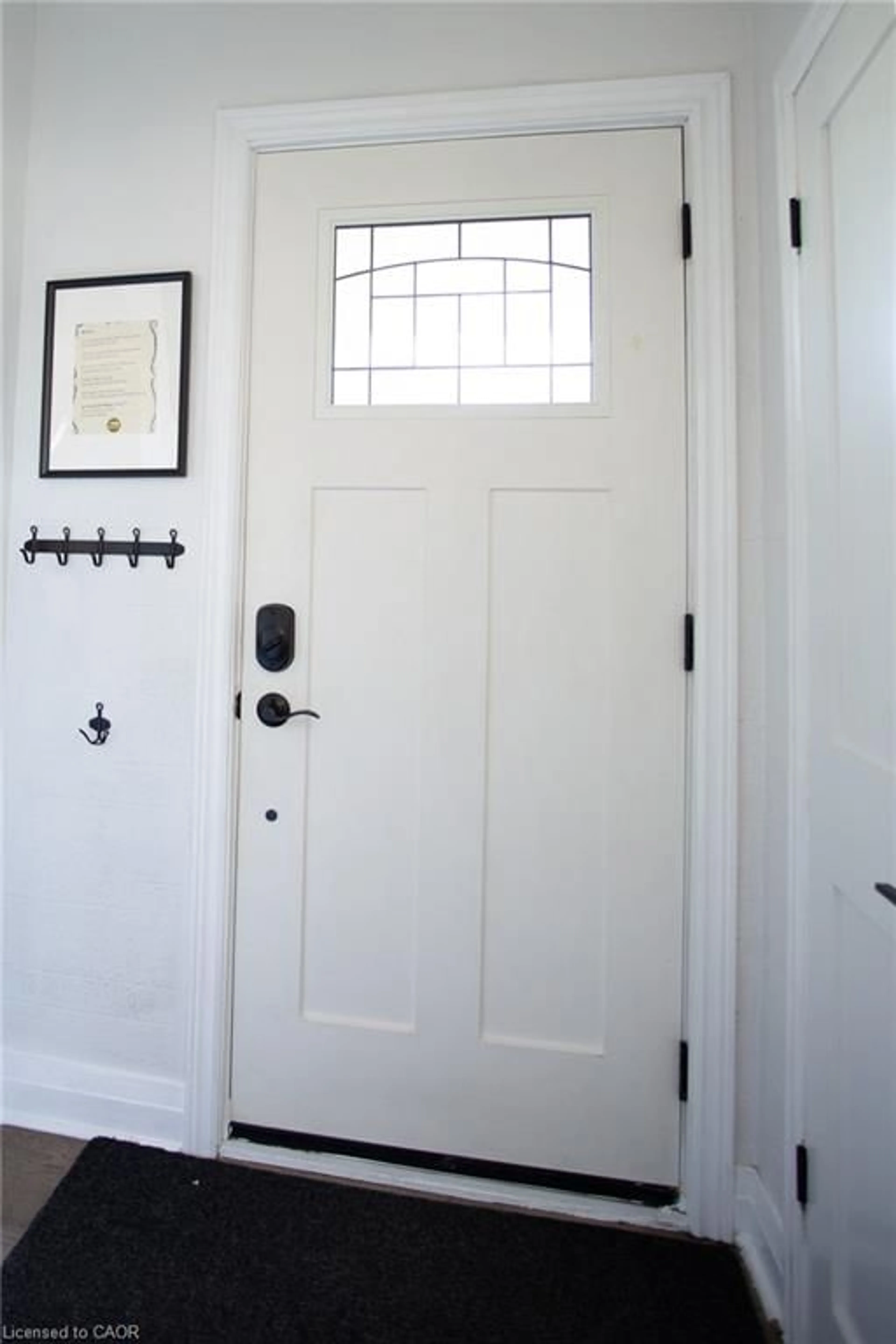 Indoor entryway for 182 Erindale Ave, Hamilton Ontario L8K 4R4