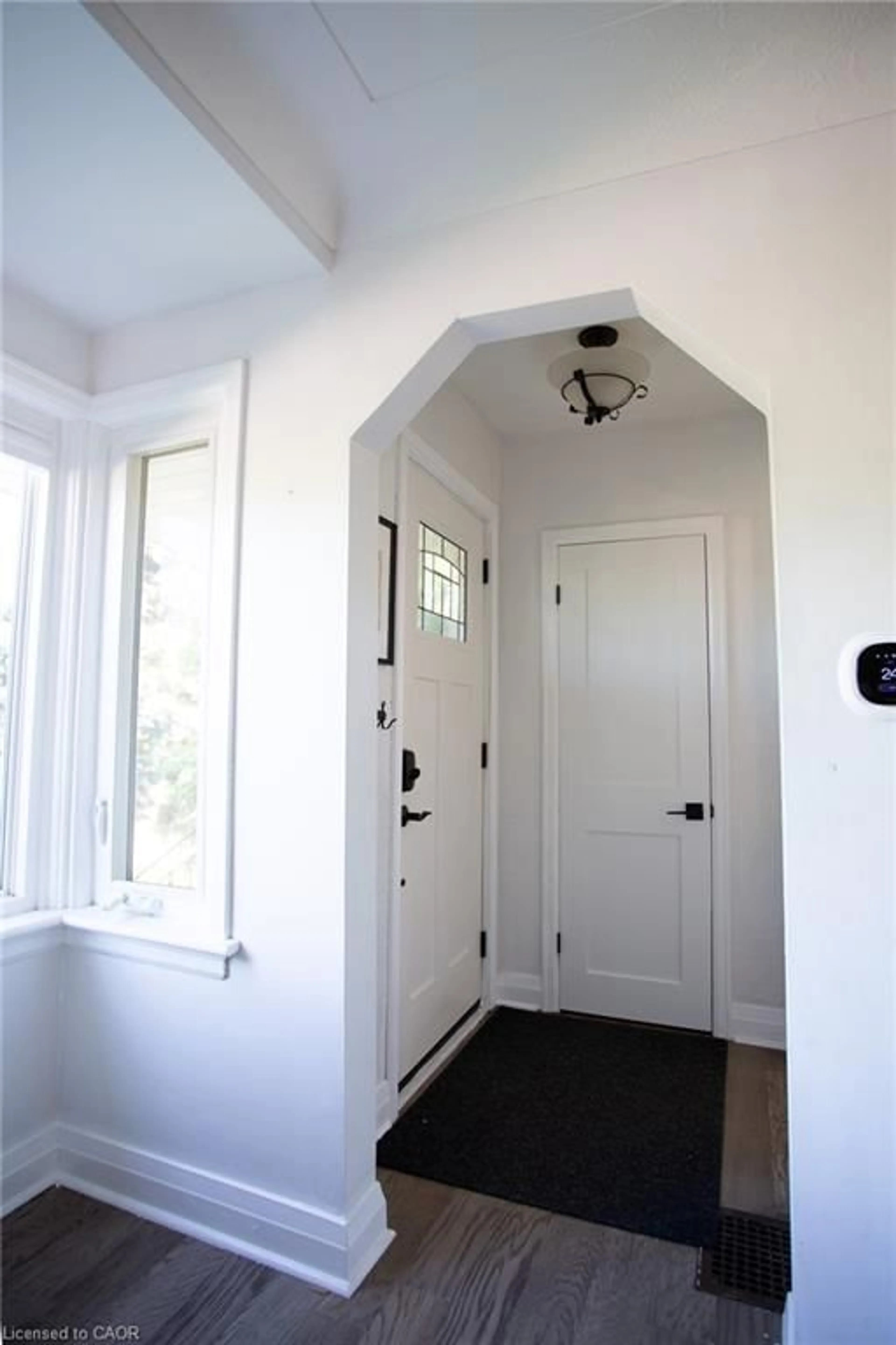 Indoor entryway for 182 Erindale Ave, Hamilton Ontario L8K 4R4