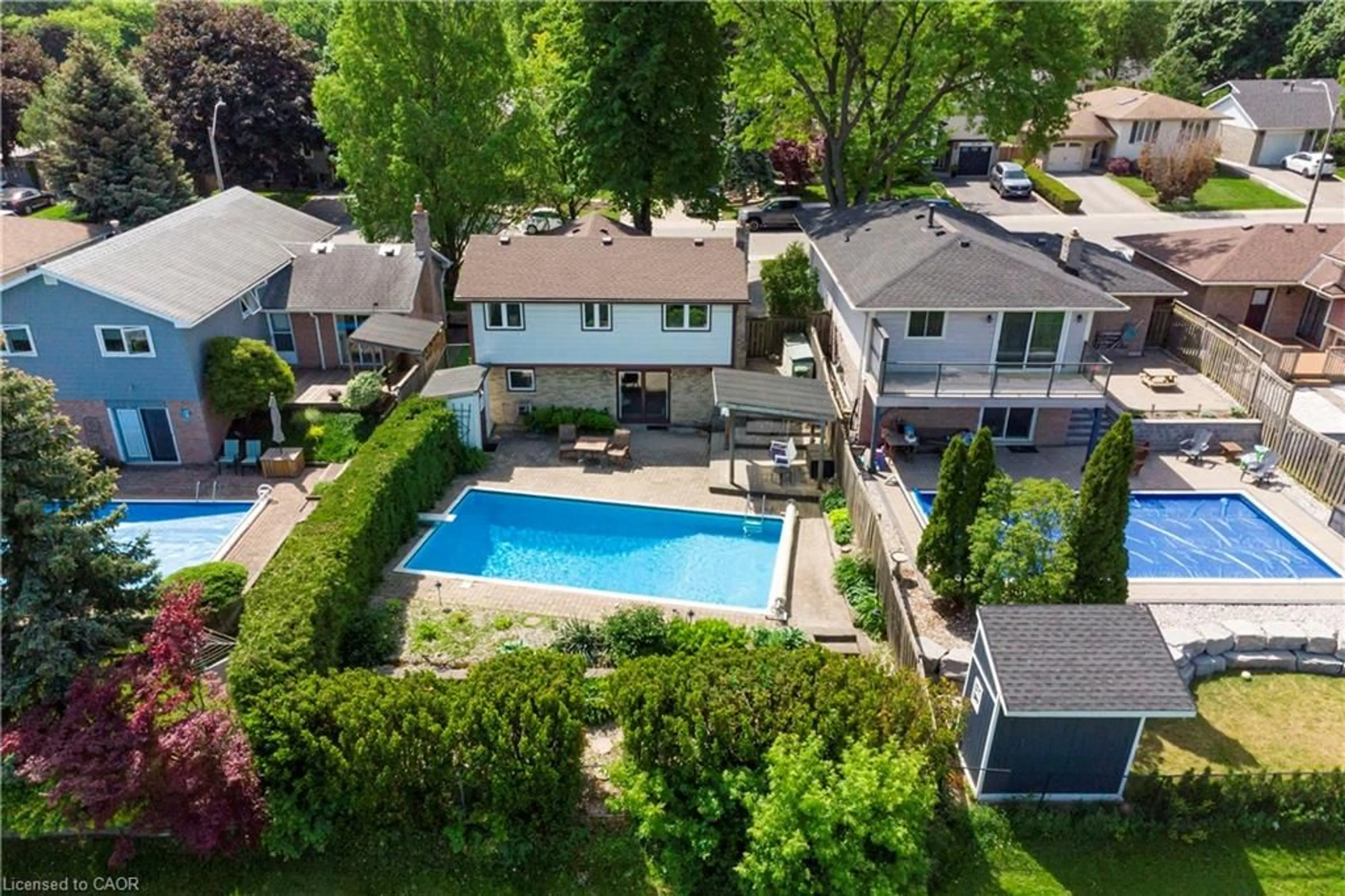 A pic from outside/outdoor area/front of a property/back of a property/a pic from drone, street for 73 Appleford Rd, Hamilton Ontario L9C 6B5