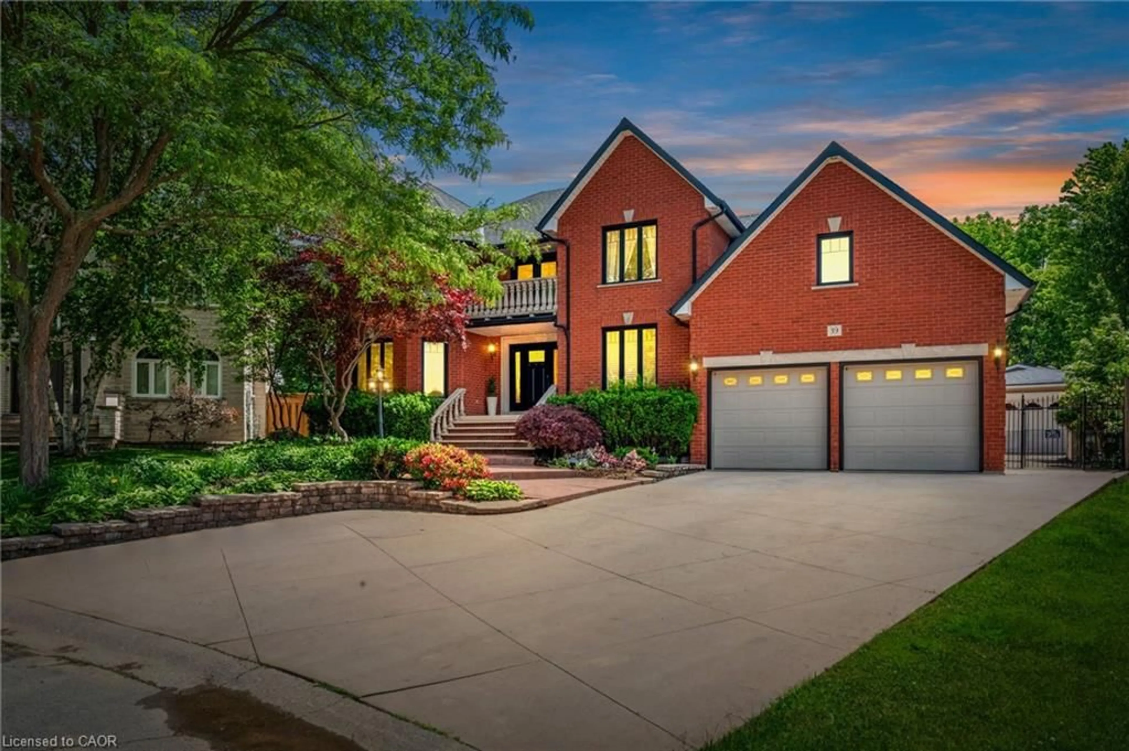 Home with brick exterior material, street for 39 Elodia Crt, Hamilton Ontario L9C 7R2