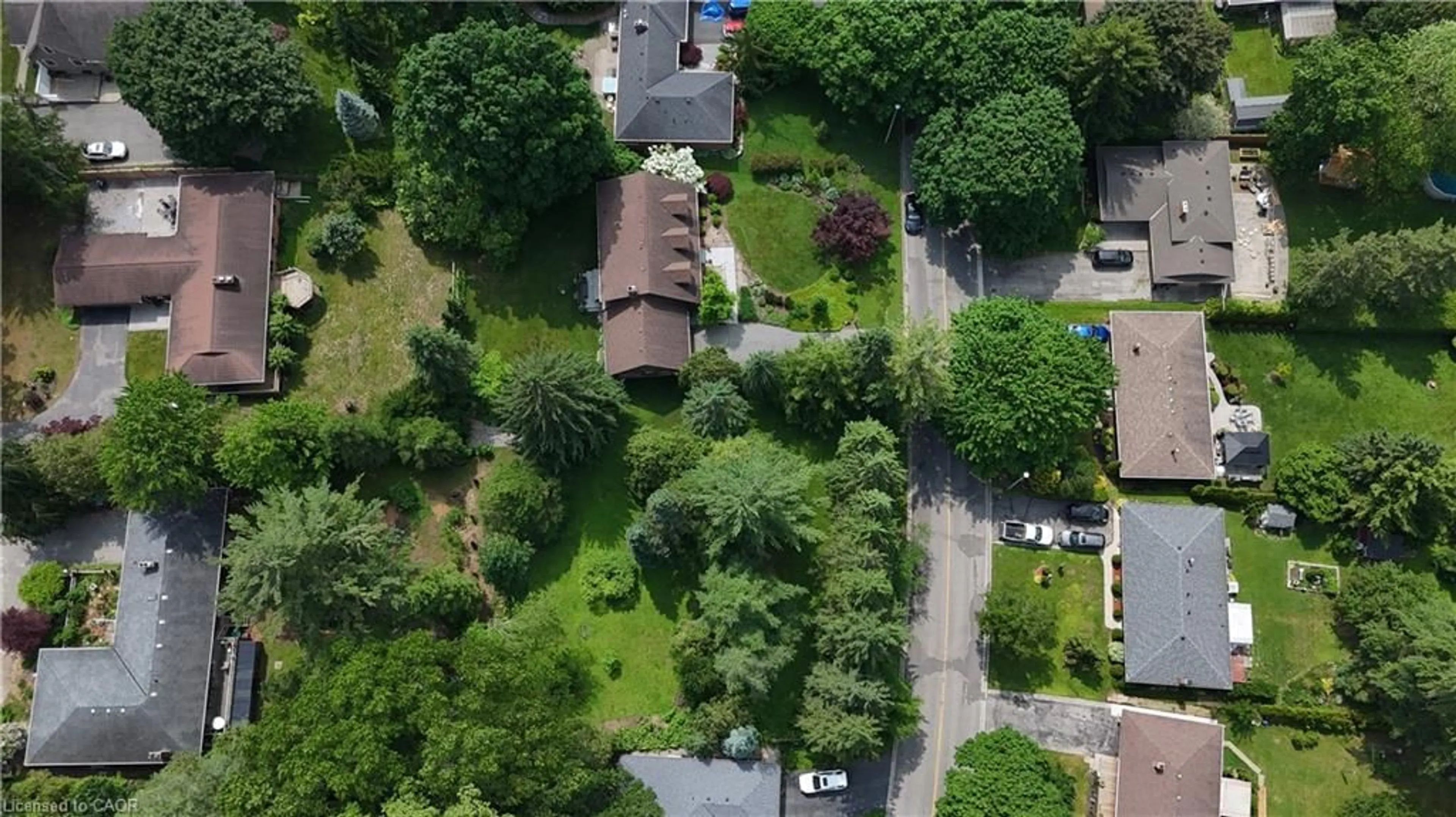 A pic from outside/outdoor area/front of a property/back of a property/a pic from drone, street for 154 Mccall Cres, Simcoe Ontario N3Y 2E1