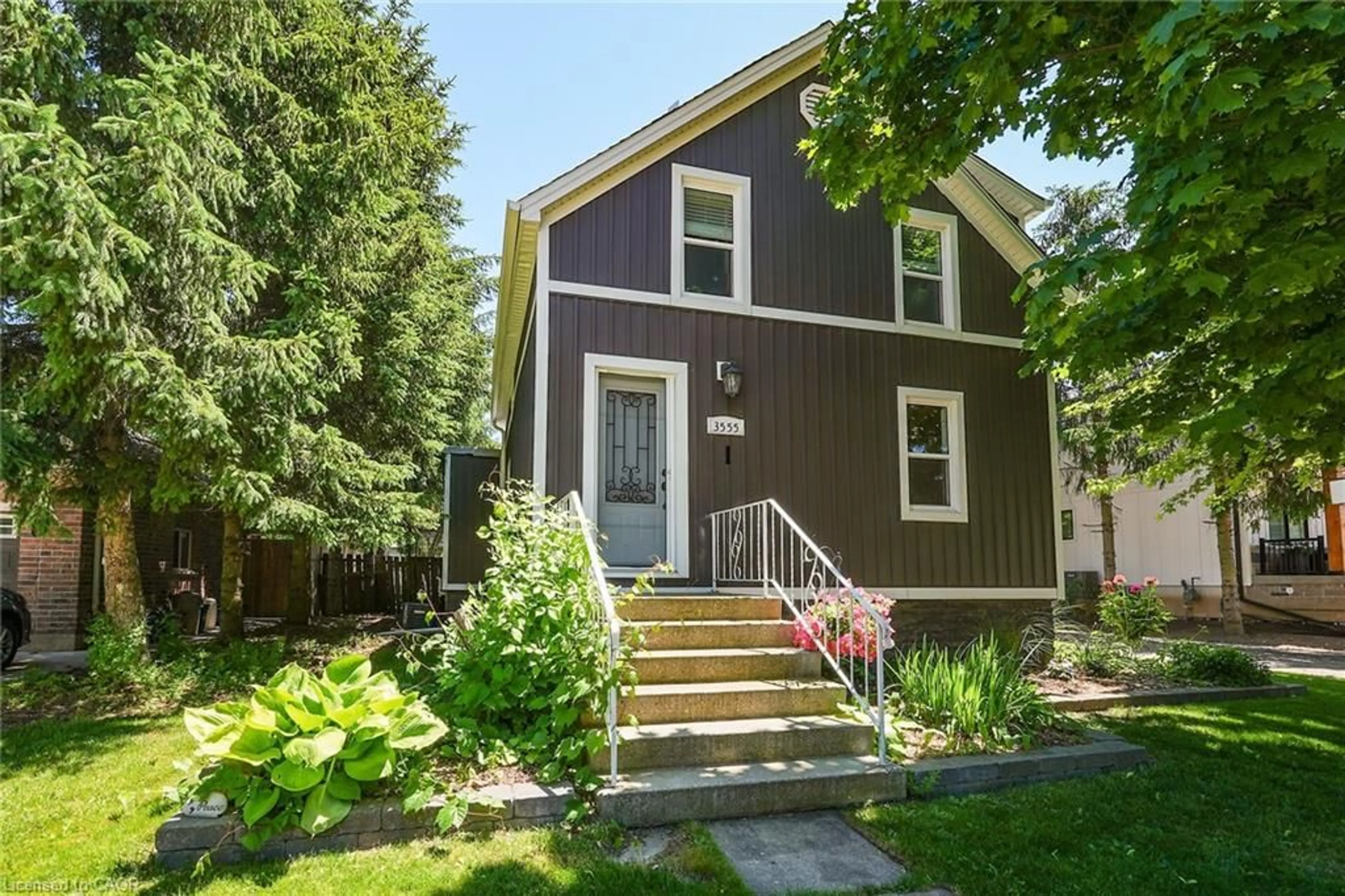 Home with vinyl exterior material, street for 3555 Campden Rd, Campden Ontario L0R 2C0