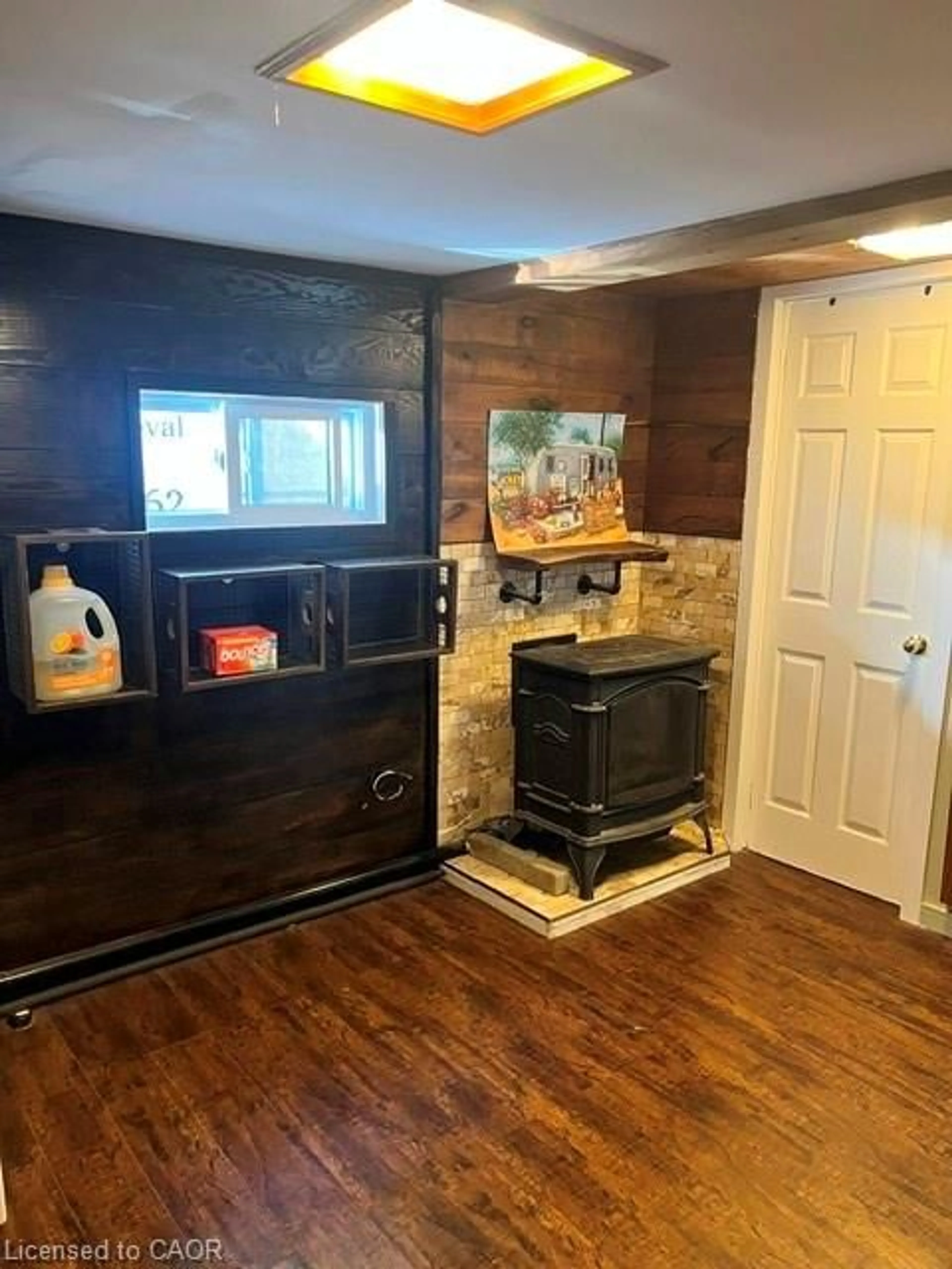 Indoor entryway for 1085 Concession 10 Rd #33, Flamborough Ontario L0R 1K0