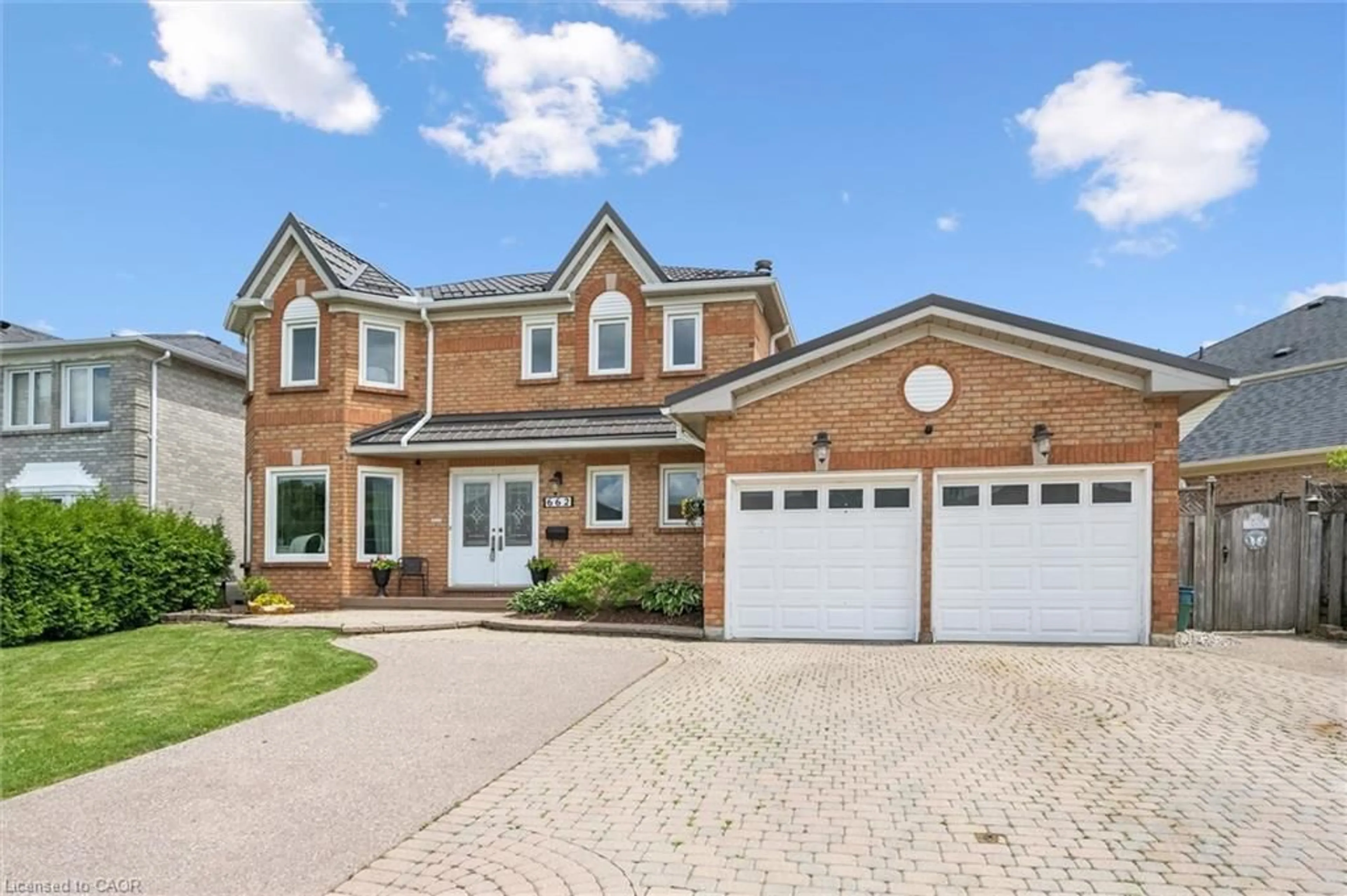 Home with brick exterior material, street for 662 Burnett Ave, Cambridge Ontario N1T 1P1