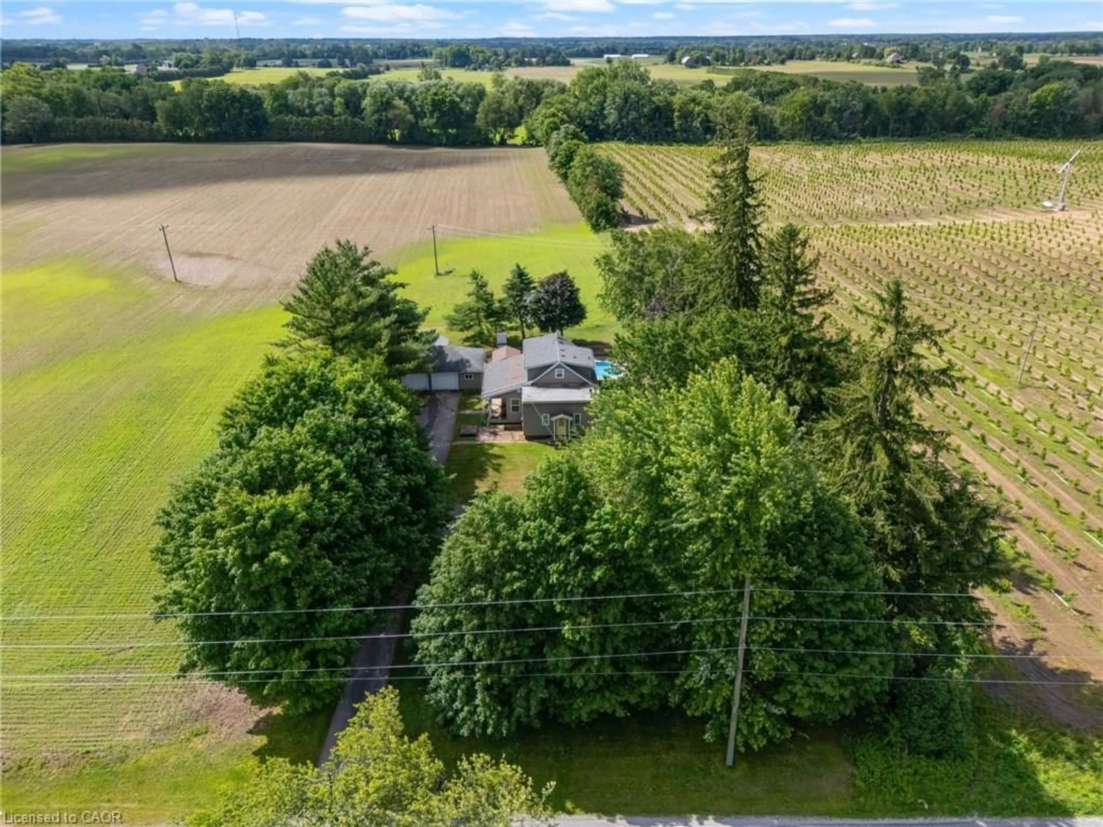 A pic from outside/outdoor area/front of a property/back of a property/a pic from drone, unknown for 1374 Windham Road 12, Simcoe Ontario N3Y 4K3
