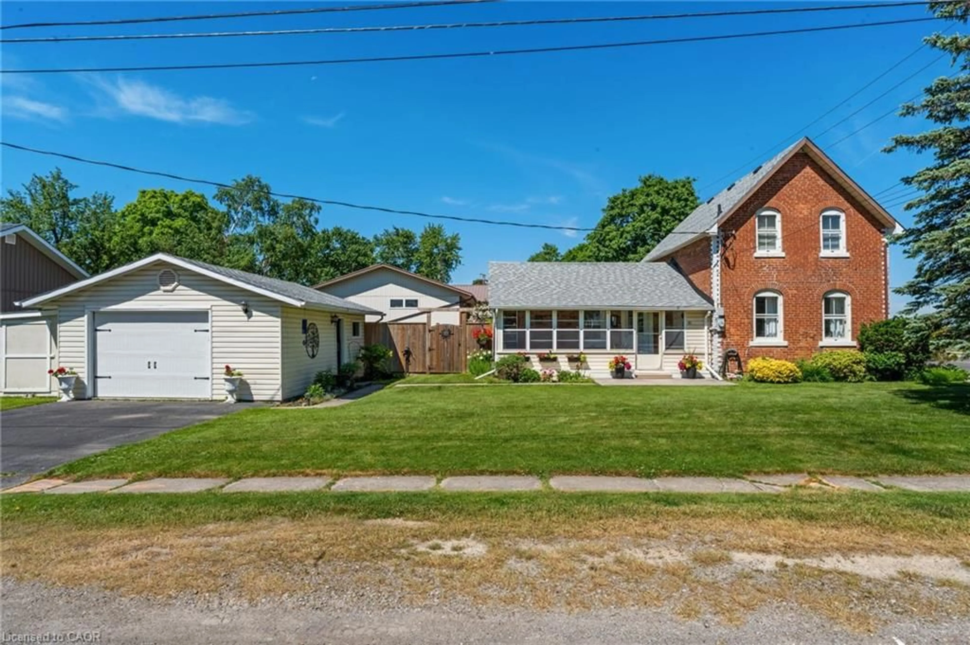 A pic from outside/outdoor area/front of a property/back of a property/a pic from drone, street for 31 Talbot St, Jarvis Ontario N0A 1J0
