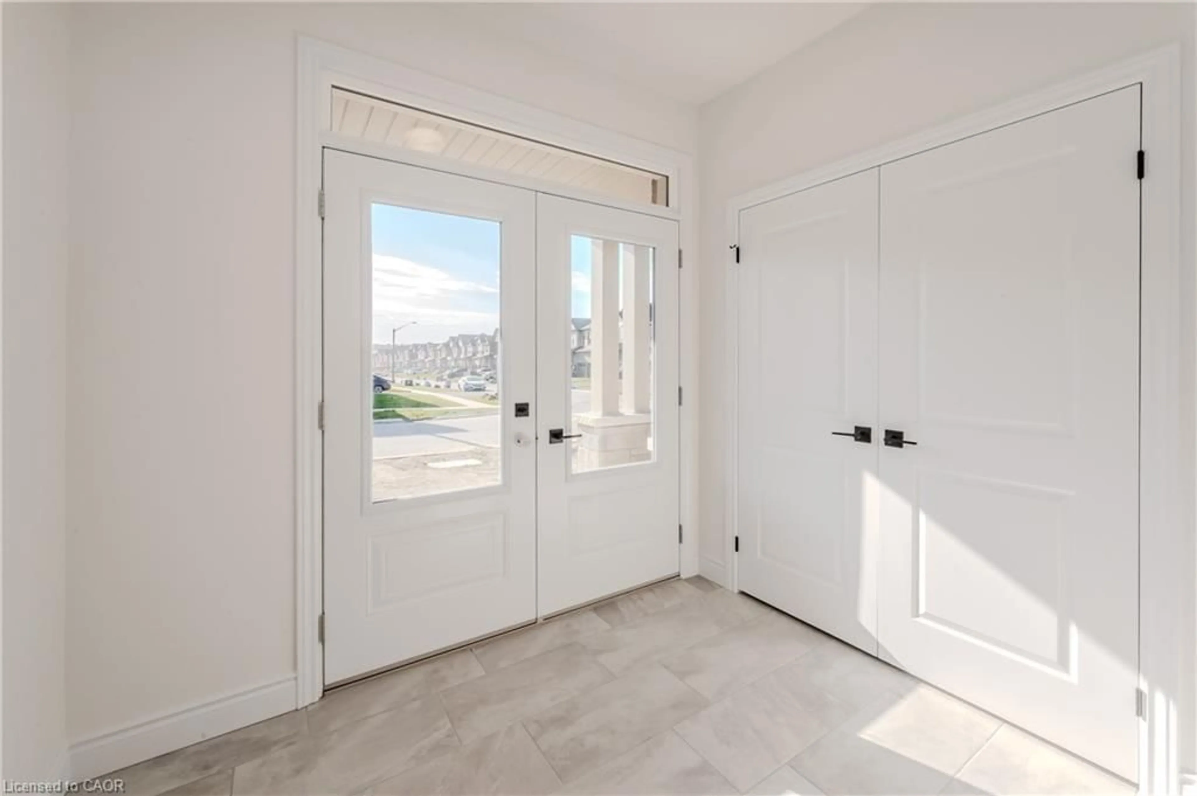 Indoor entryway for 406 Robert Woolner St, Ayr Ontario N0B 1E0