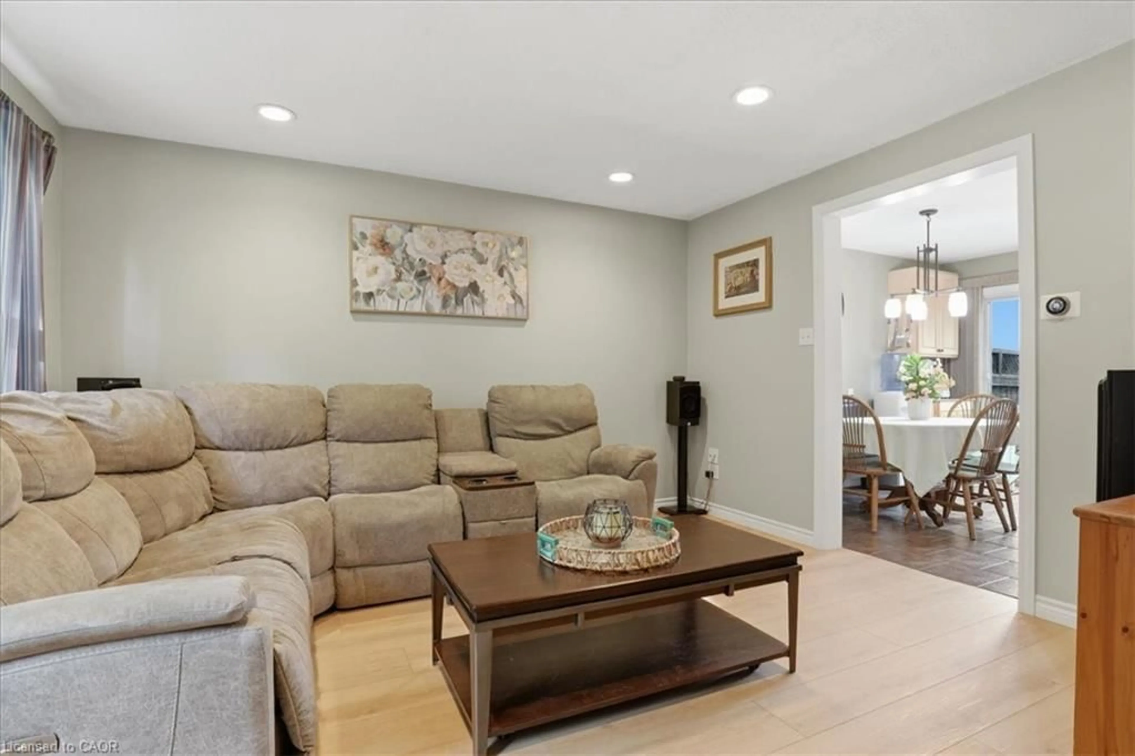 Living room with furniture, unknown for 116 Scott Rd, Cambridge Ontario N3C 2X8