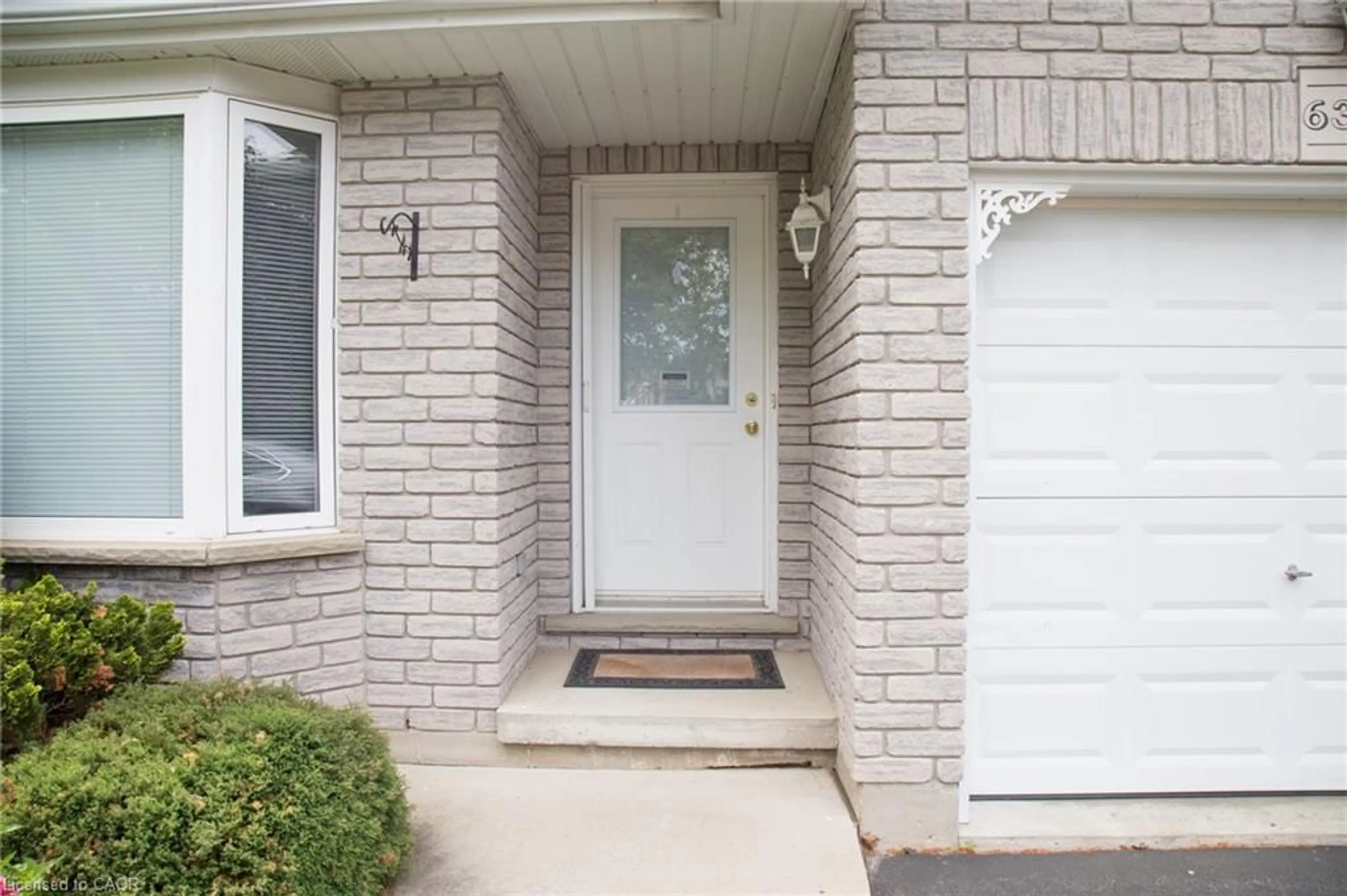 Indoor entryway for 630 Greenock St, Port Dover Ontario N0A 1N4