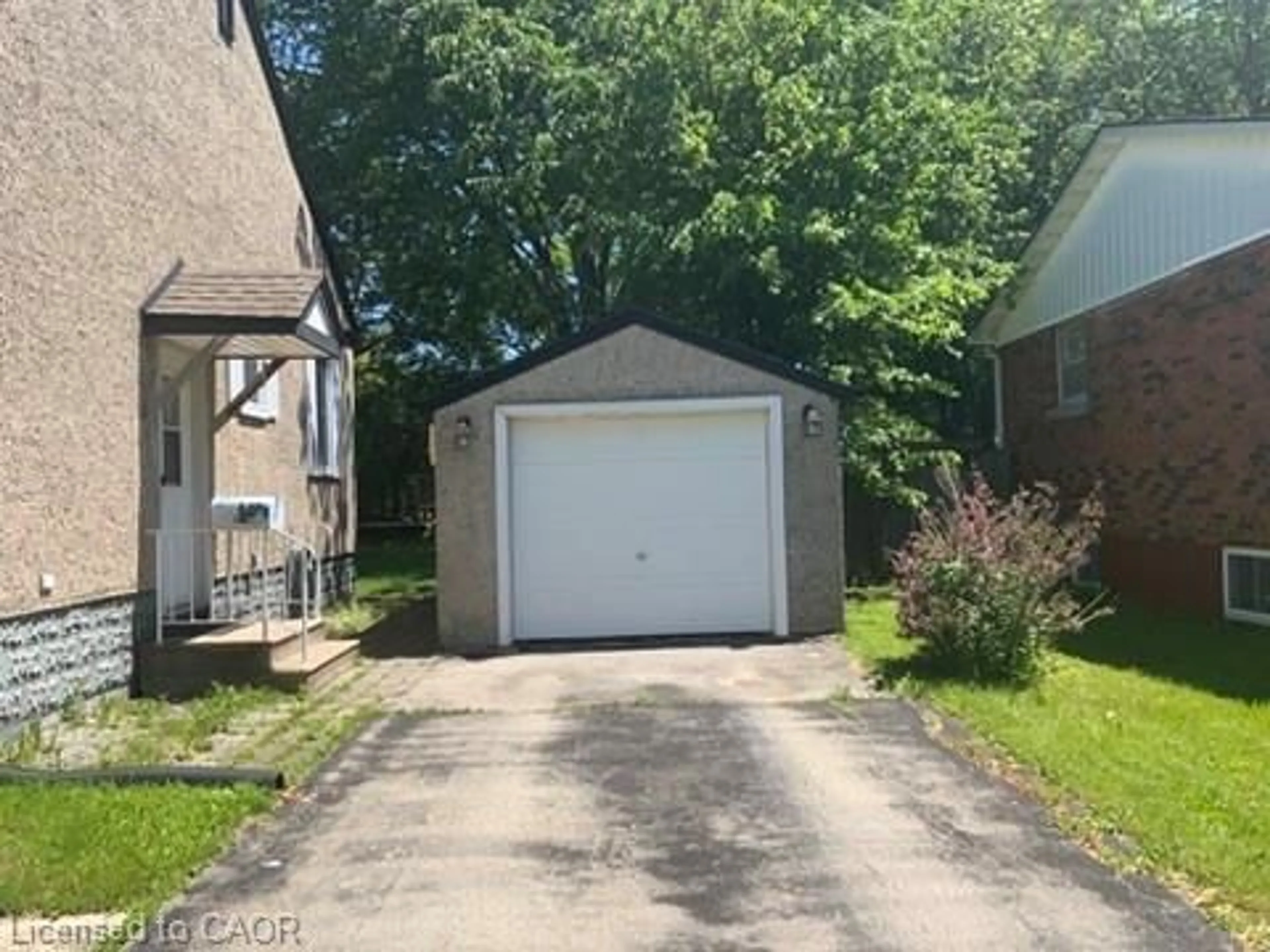 Shed for 288 First Ave, Welland Ontario L3C 1Y8
